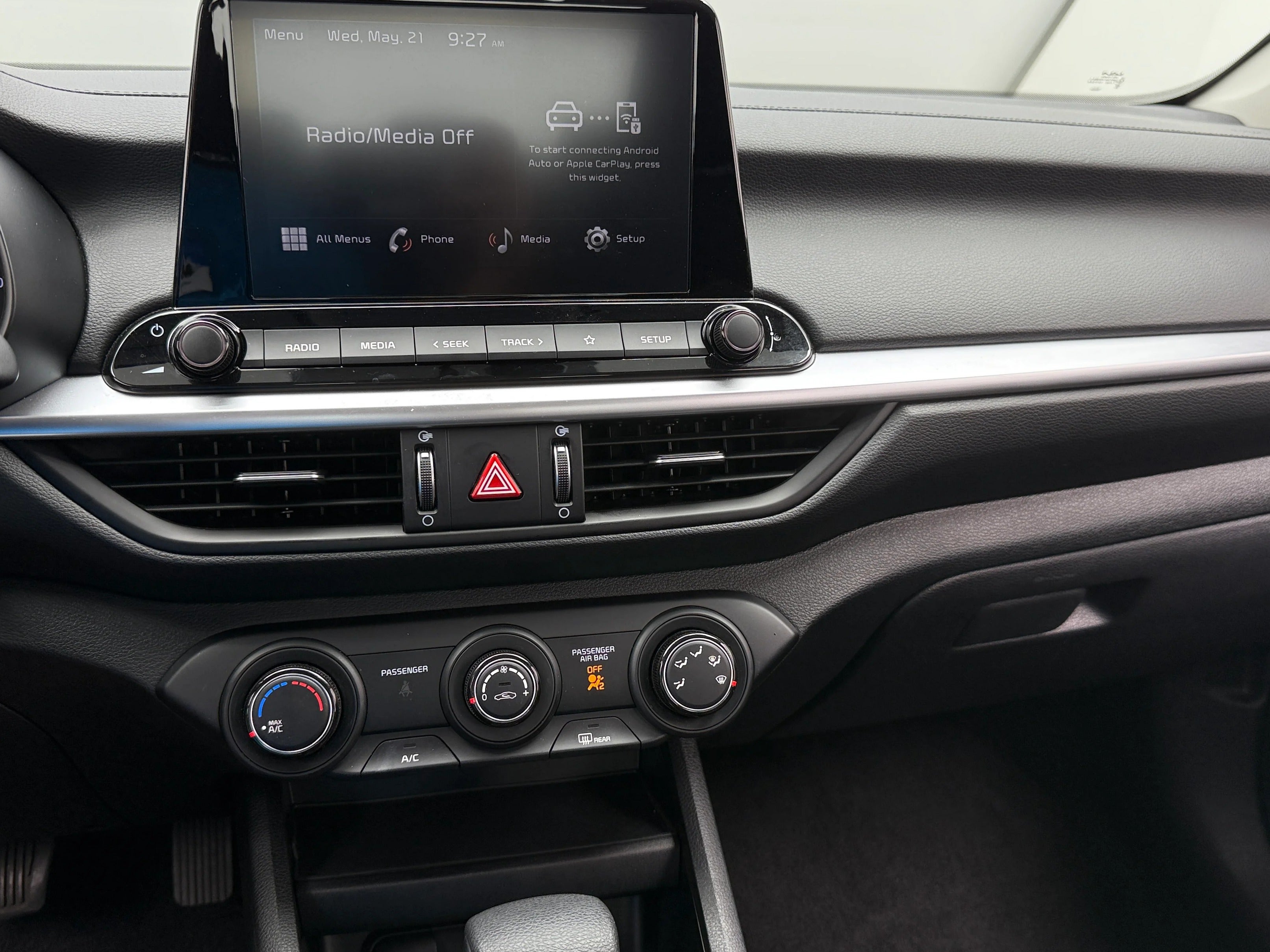 2024 Kia Forte LXS 4