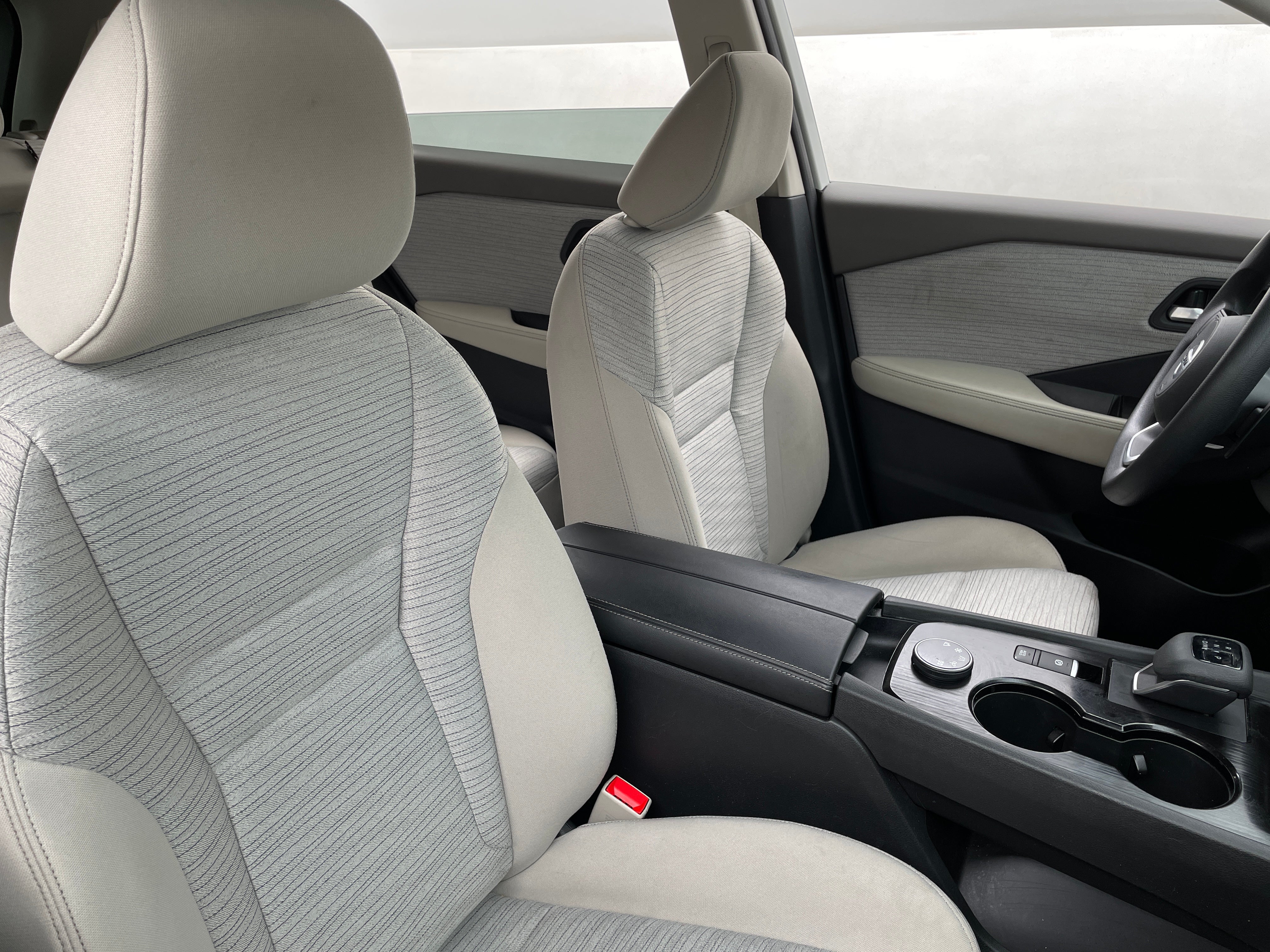 2021 Nissan Rogue SV 2