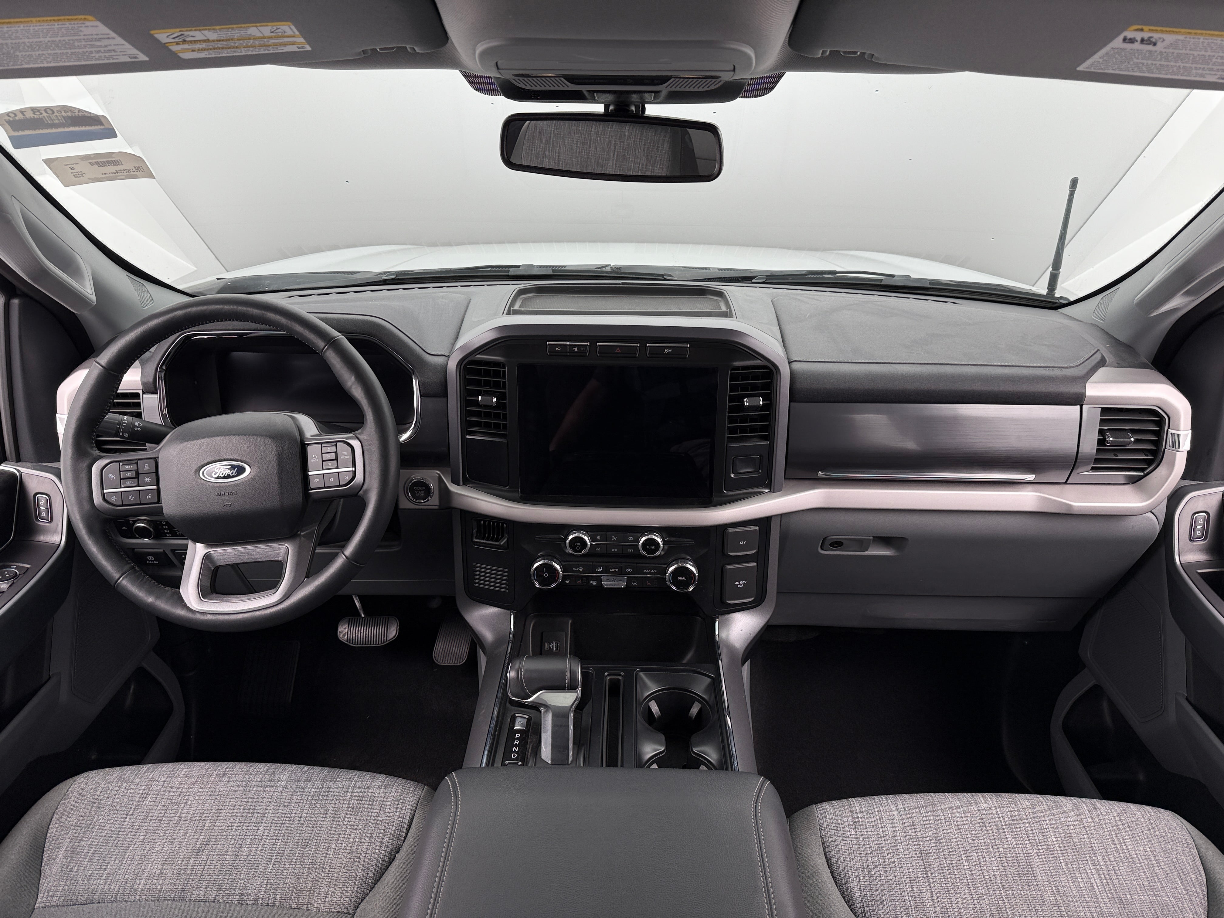 2023 Ford F-150 Lightning XLT 3