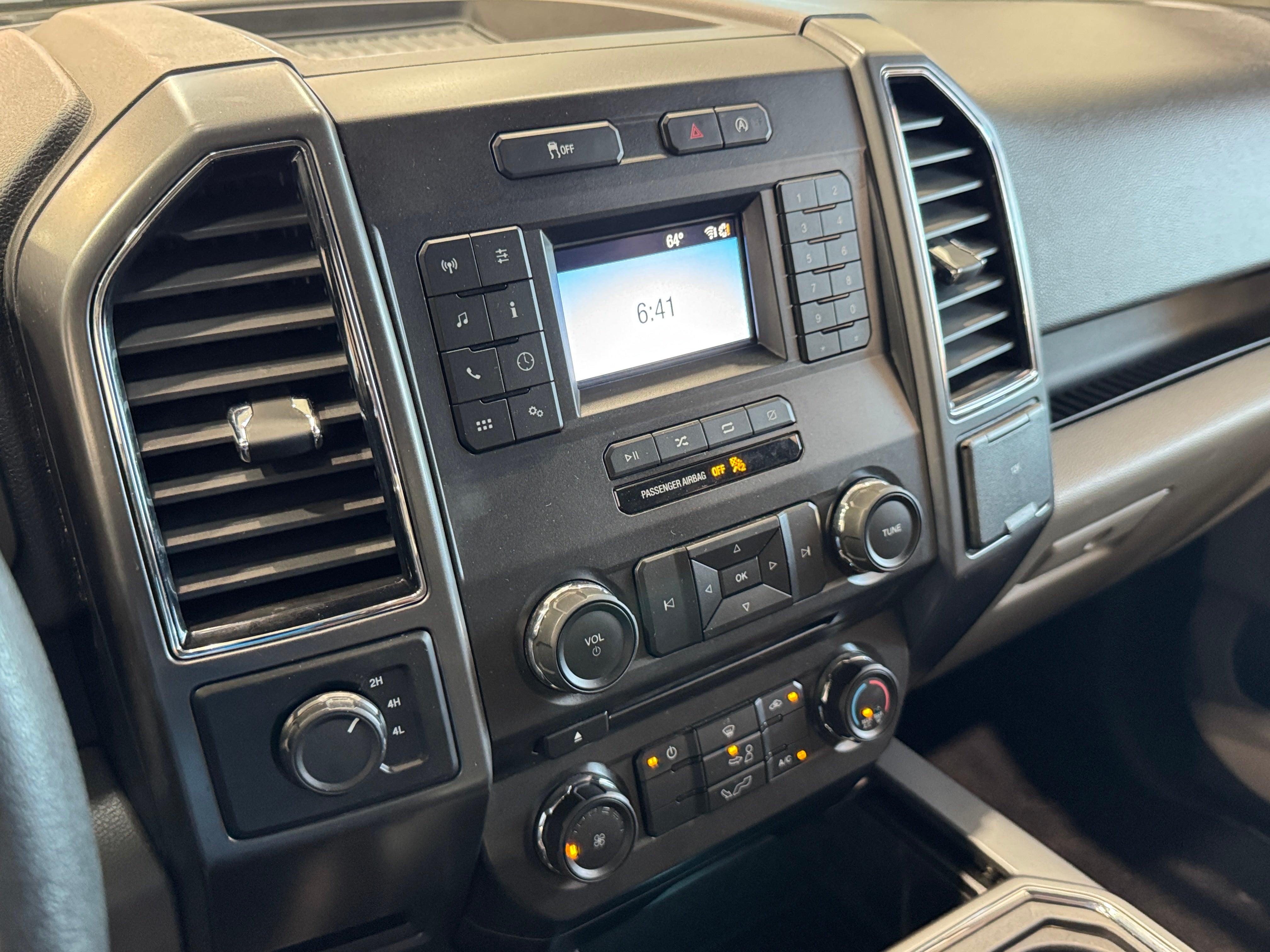 2018 Ford Econoline E-150 4