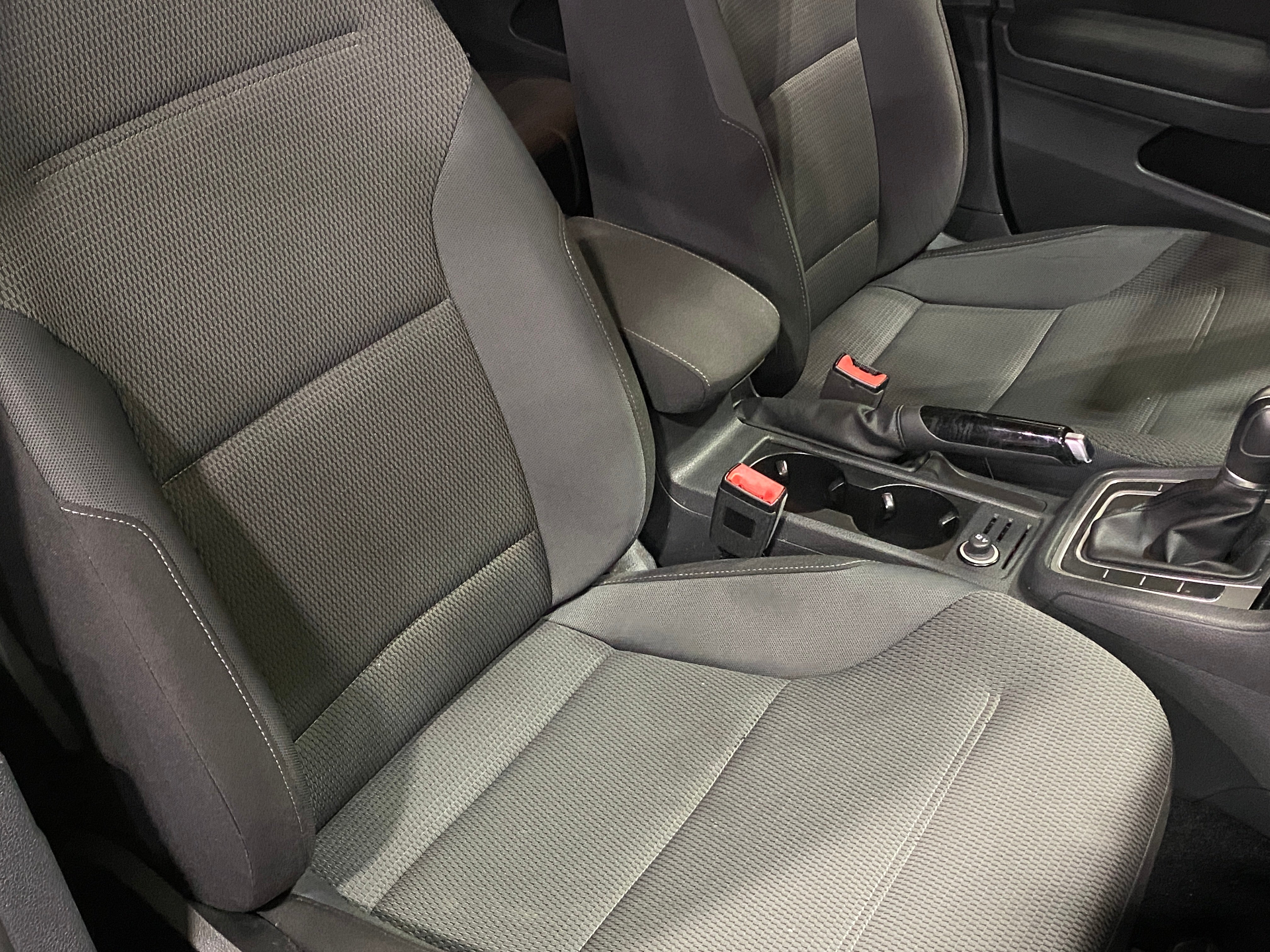 2017 Volkswagen Golf S 2