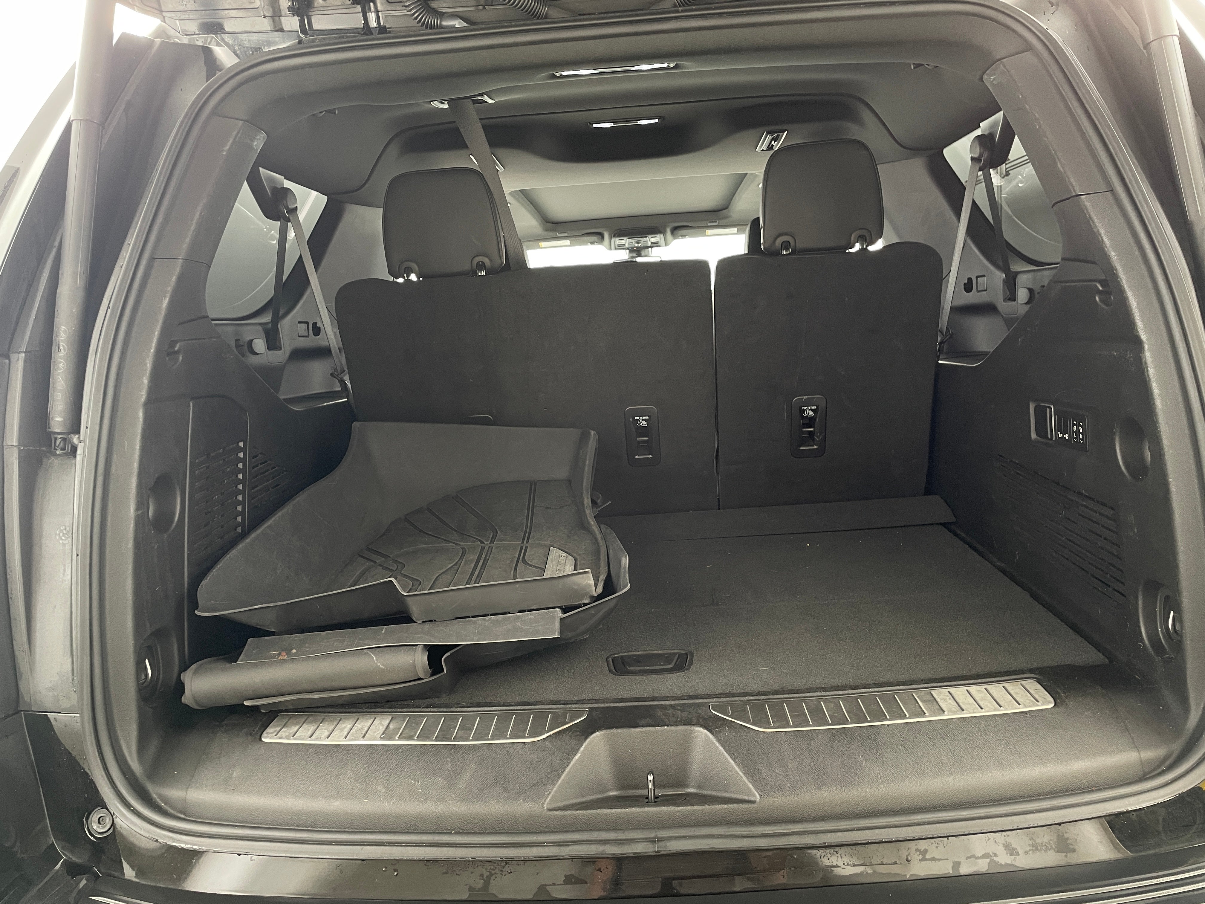 2022 Chevrolet Suburban Z71 6