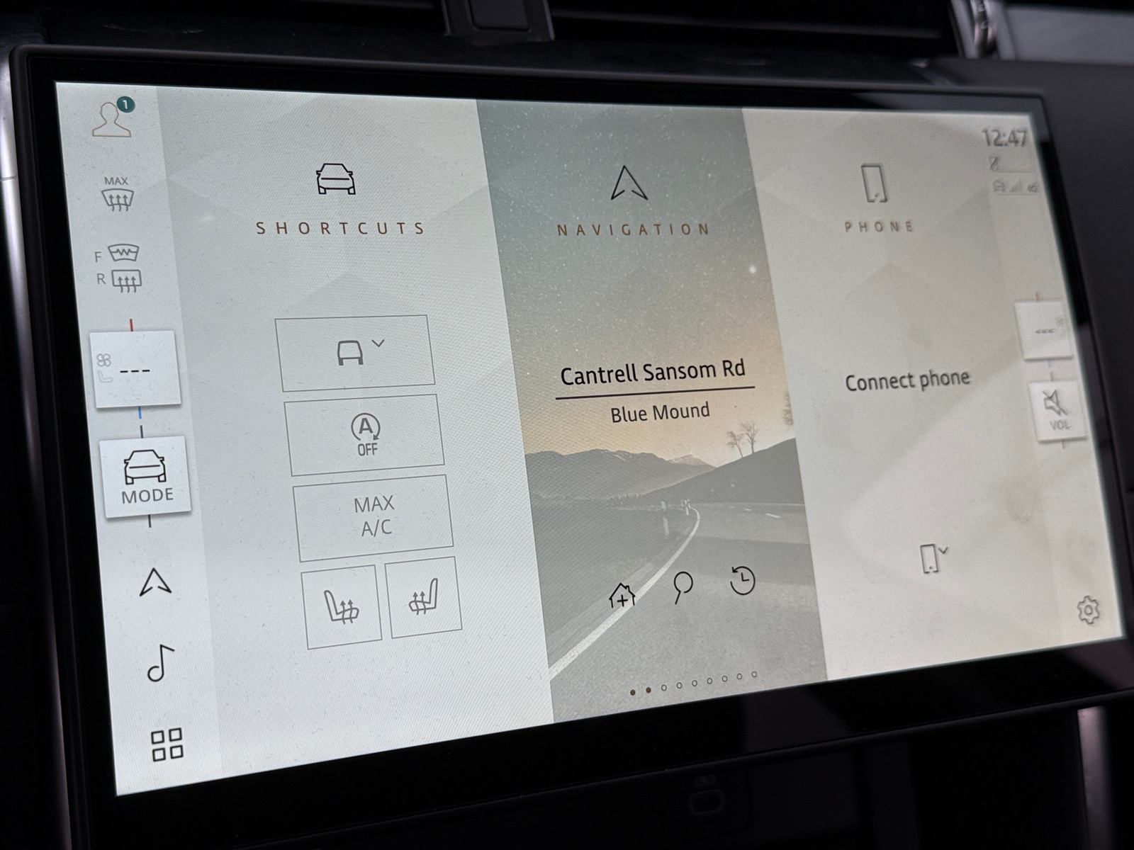Thumbnail: 2024 Land Rover Discovery Sport - 3