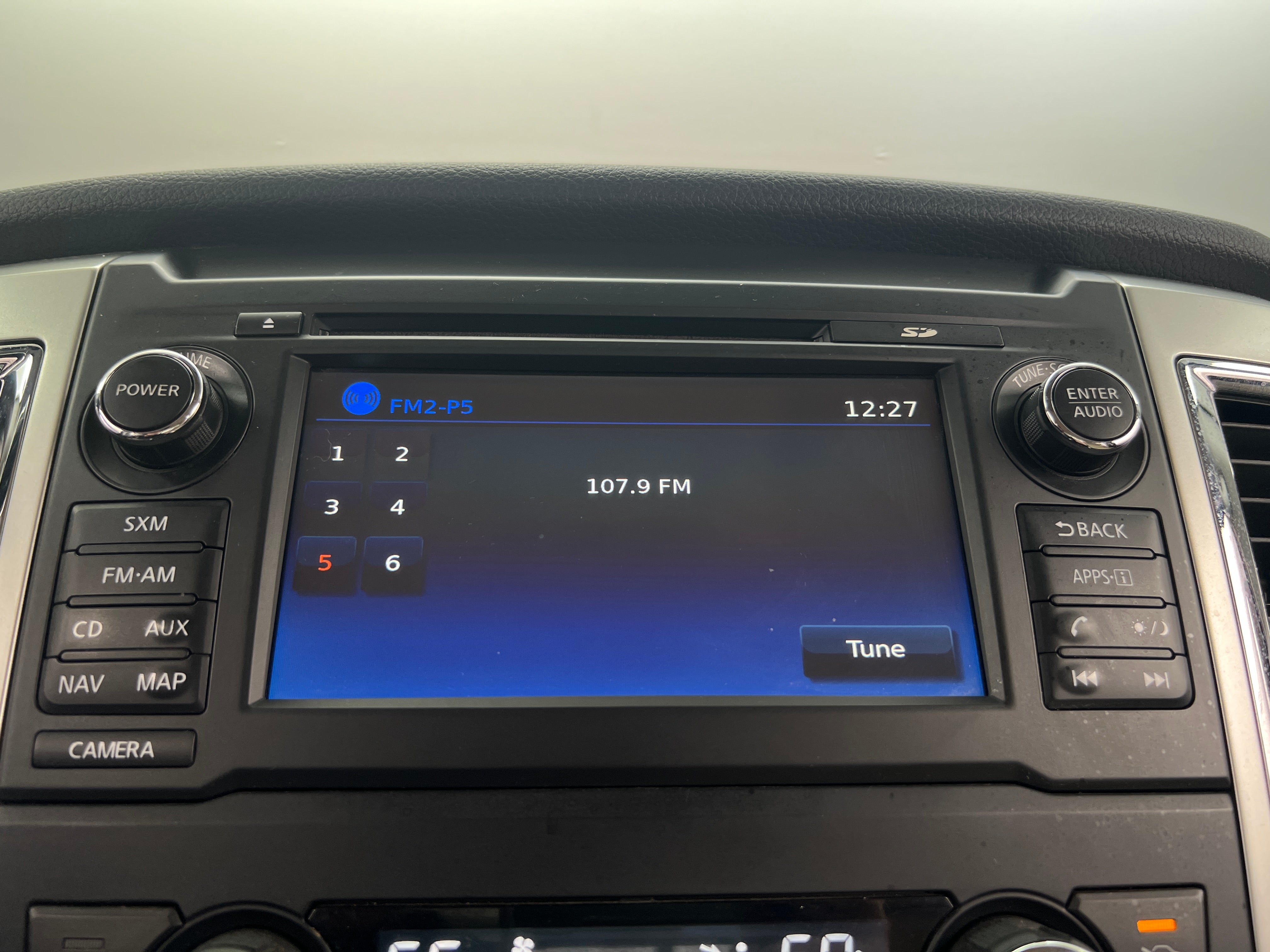 2016 Nissan Titan SV 4