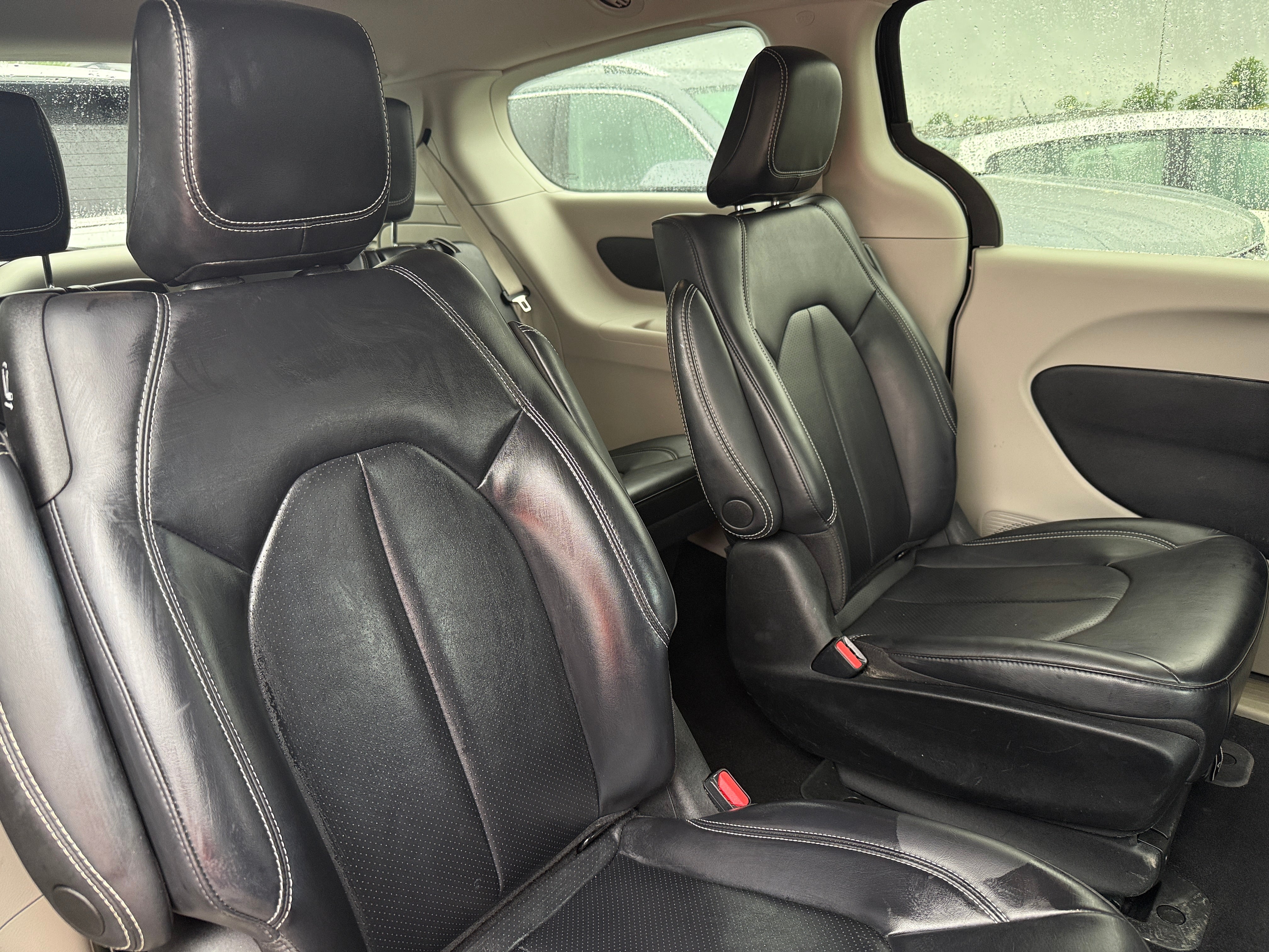 2023 Chrysler Pacifica Hybrid Touring L 5