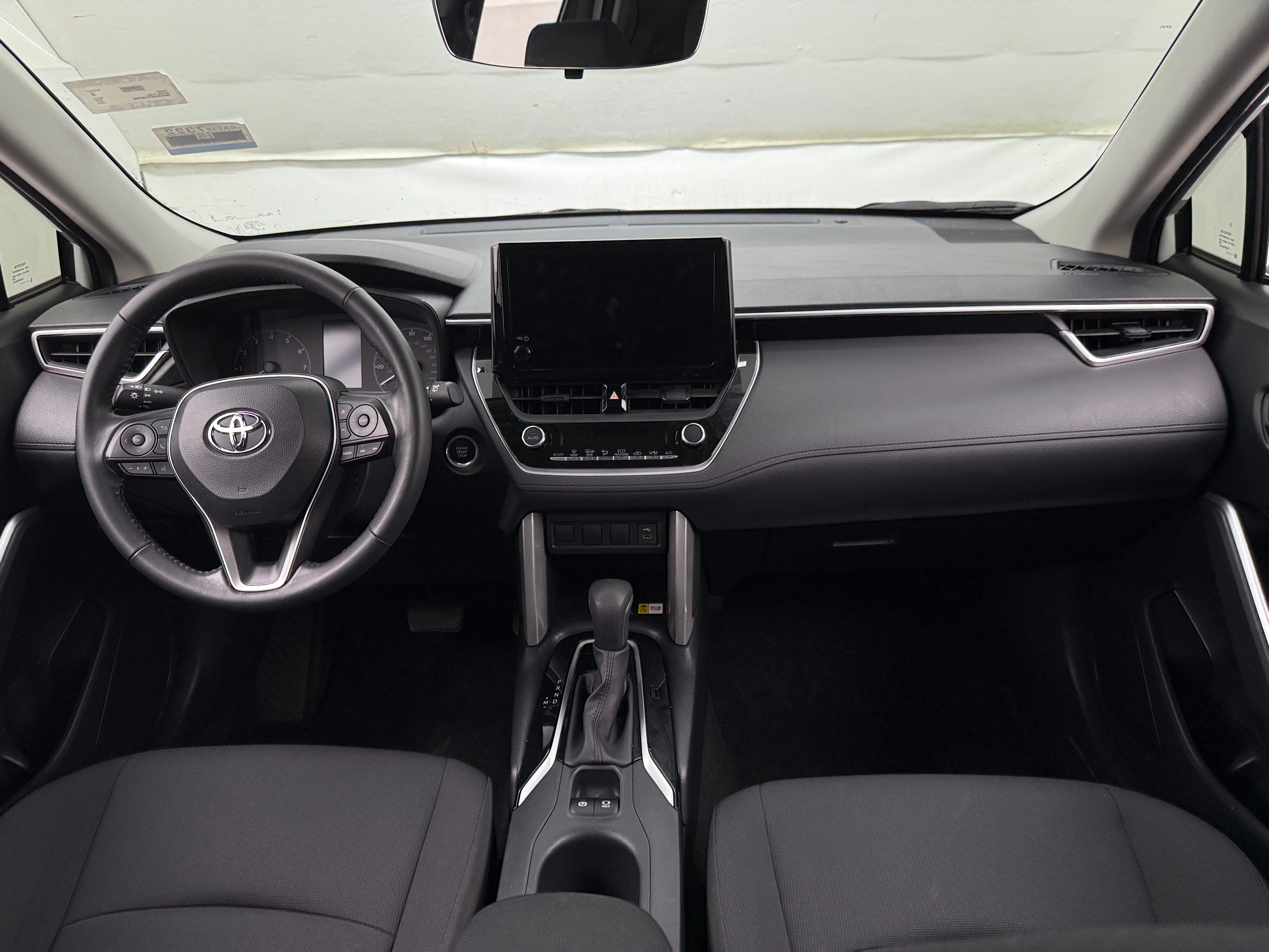 2023 Toyota Corolla Cross LE 3