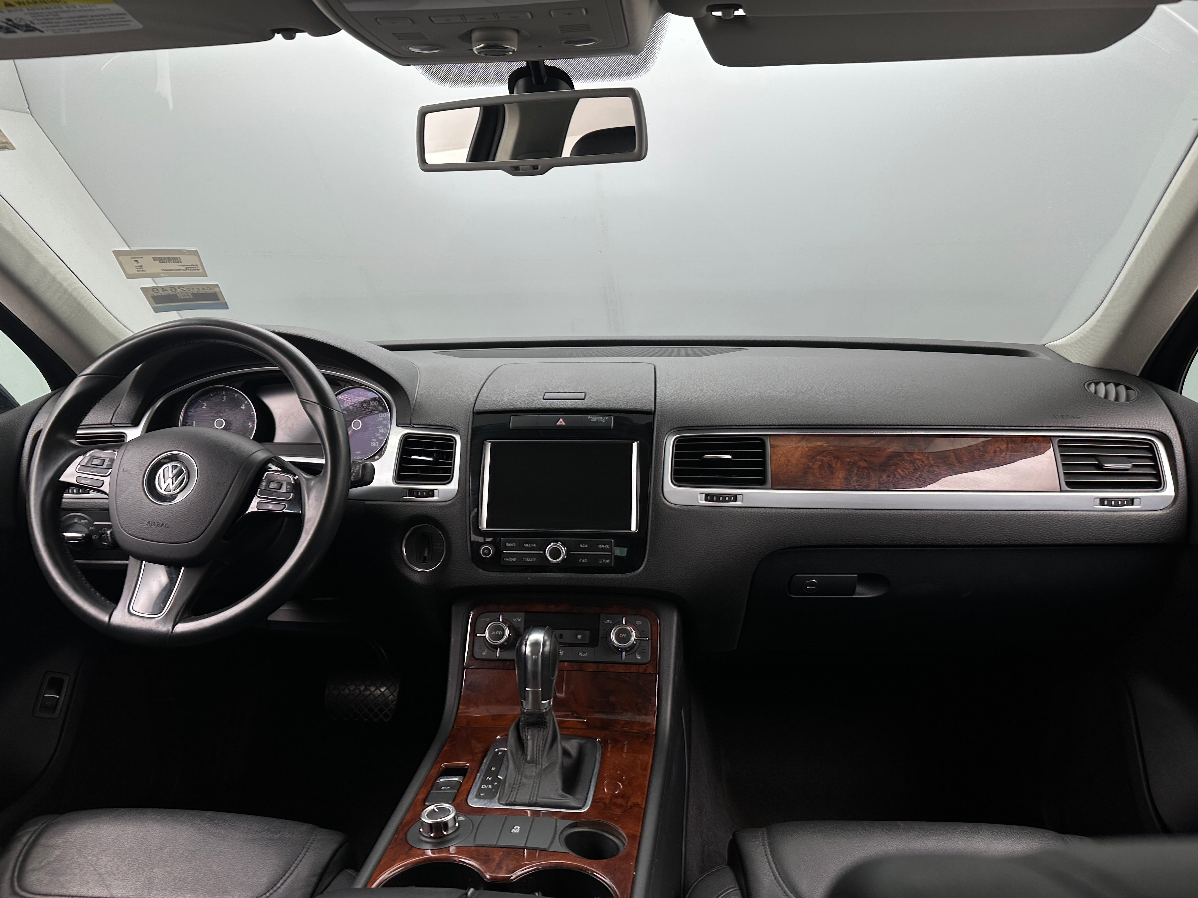 2013 Volkswagen Touareg TDI Lux 3