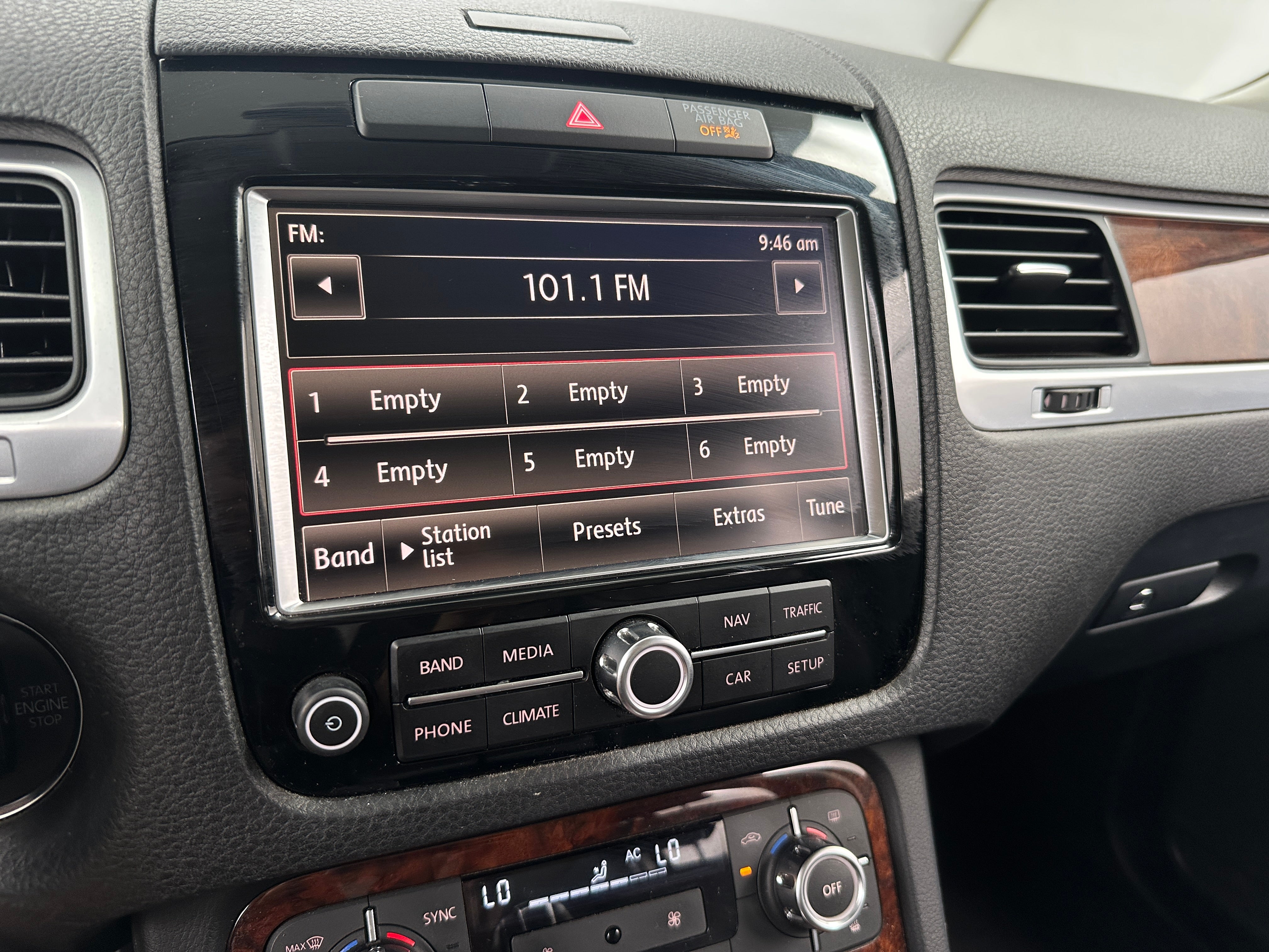 2013 Volkswagen Touareg TDI Lux 4