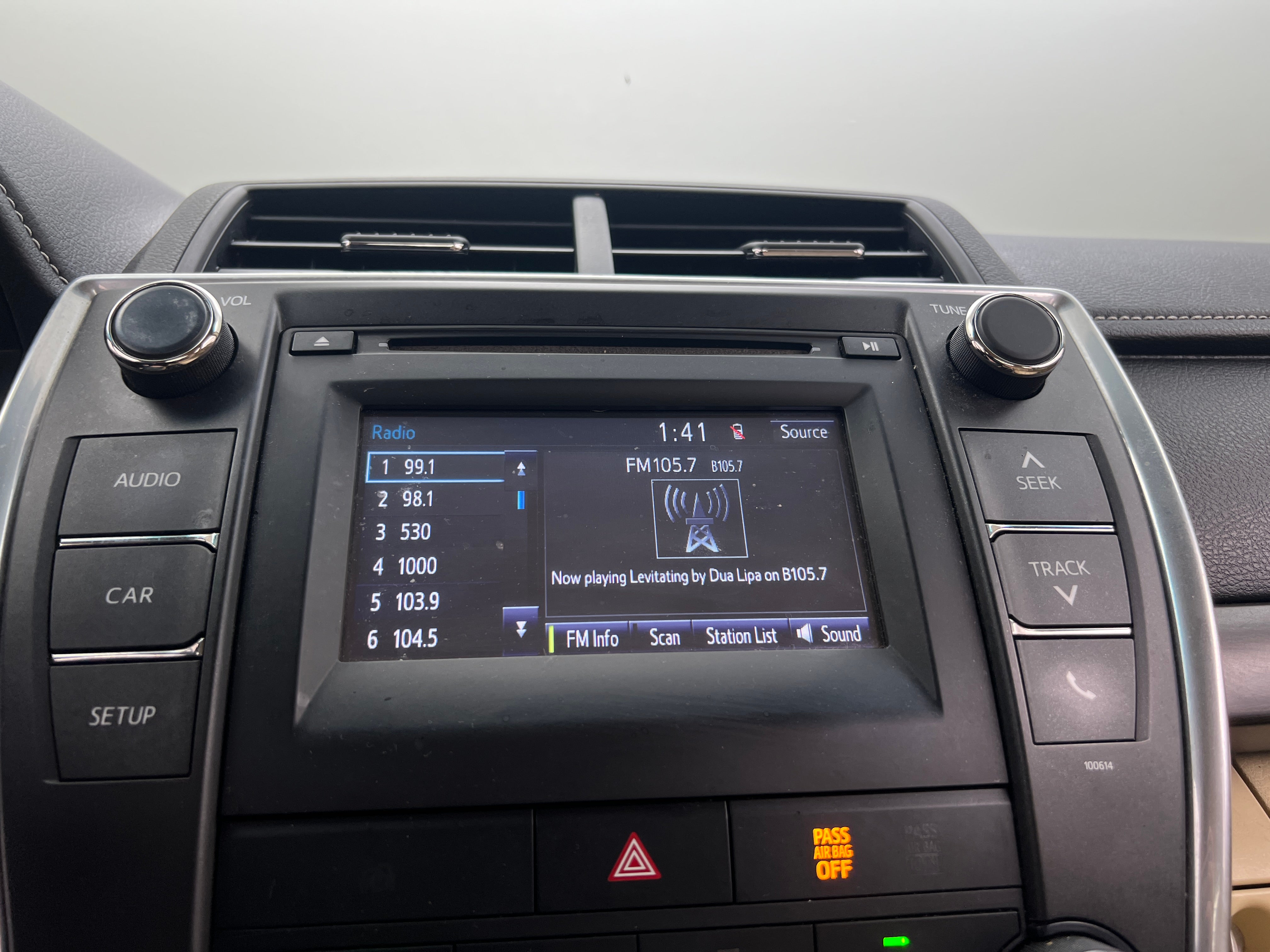 2015 Toyota Camry LE 4
