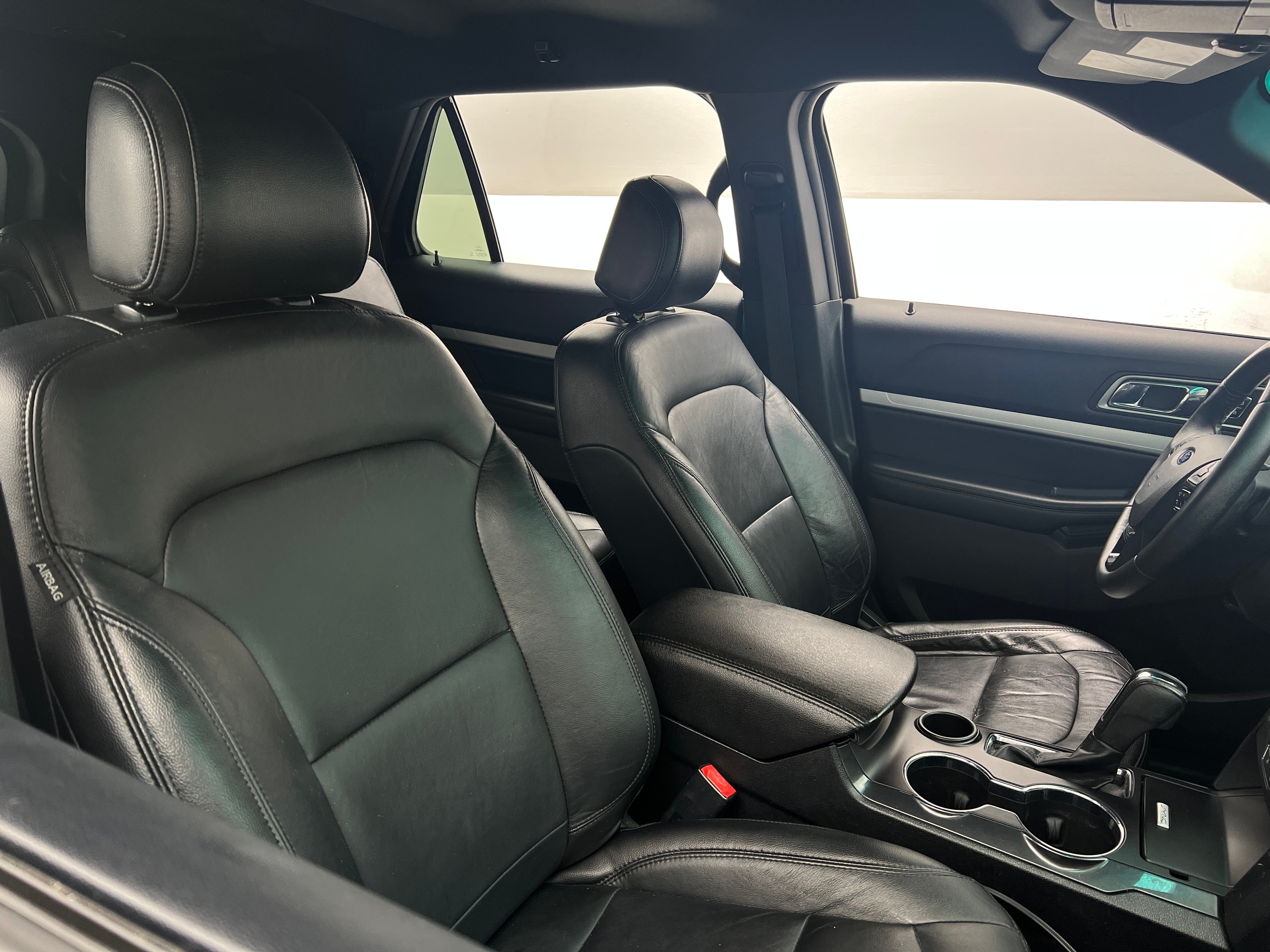 2016 Ford Explorer XLT 2