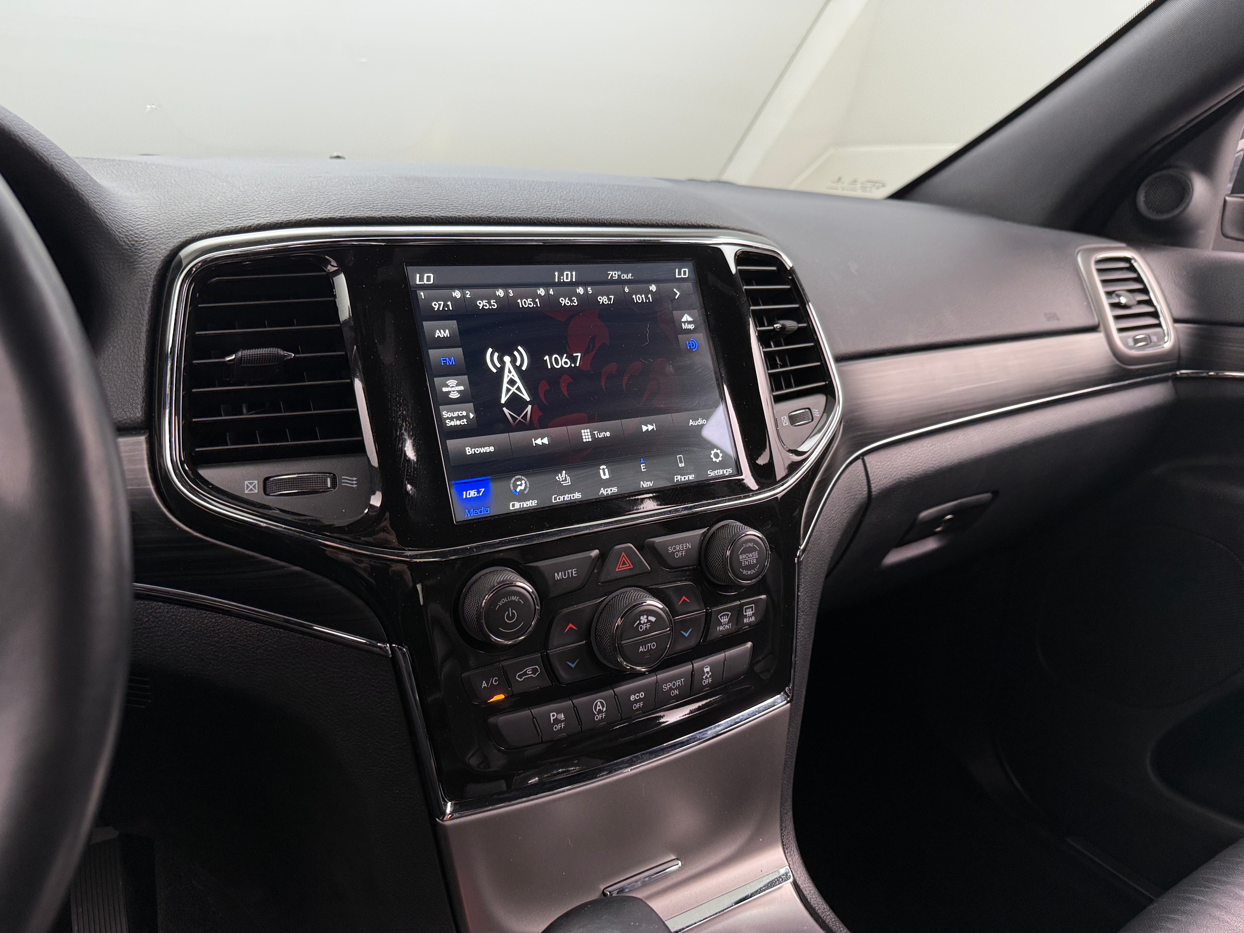2021 Jeep Grand Cherokee Limited Edition 3