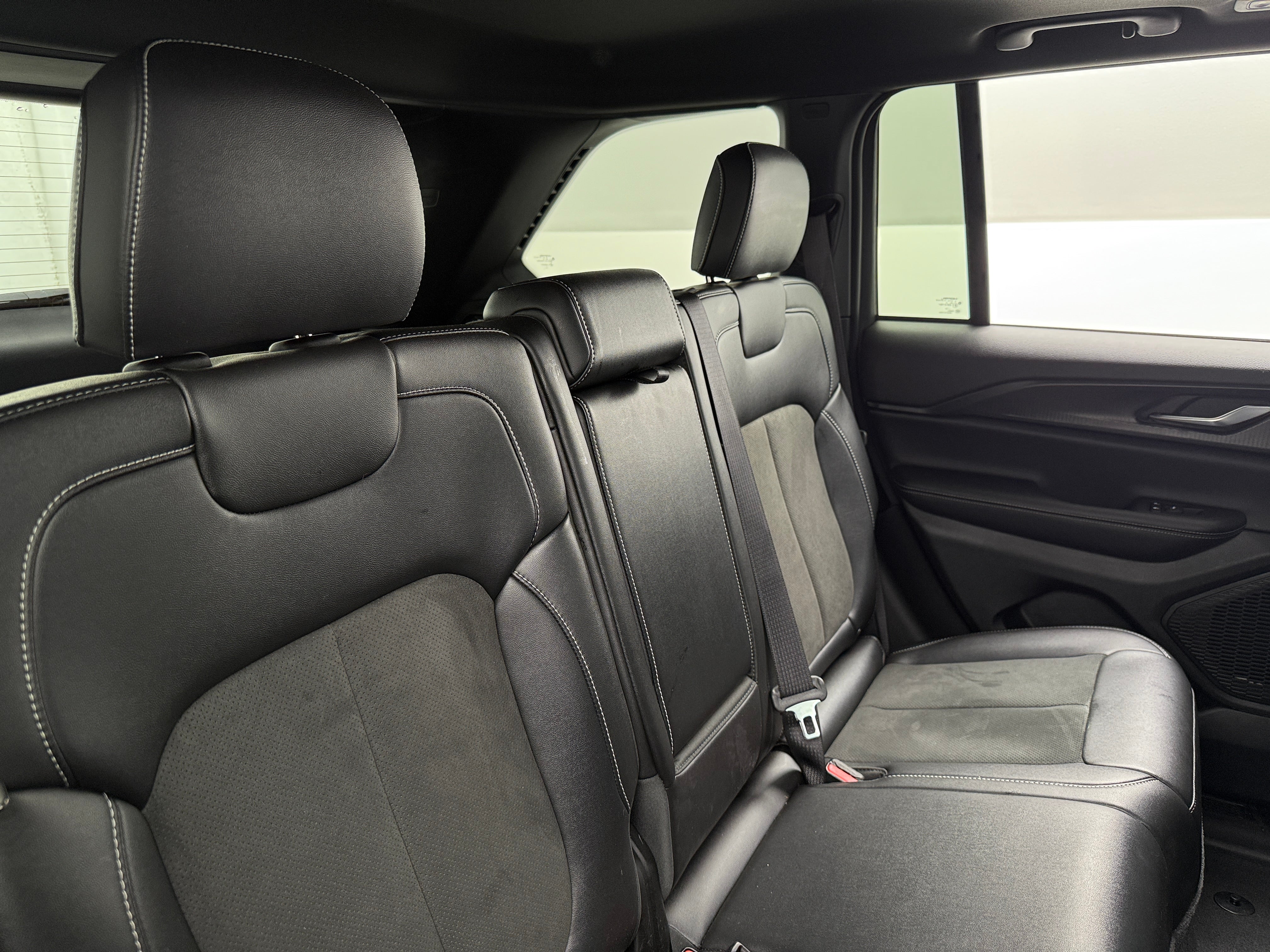 2024 Jeep Grand Cherokee Altitude 5