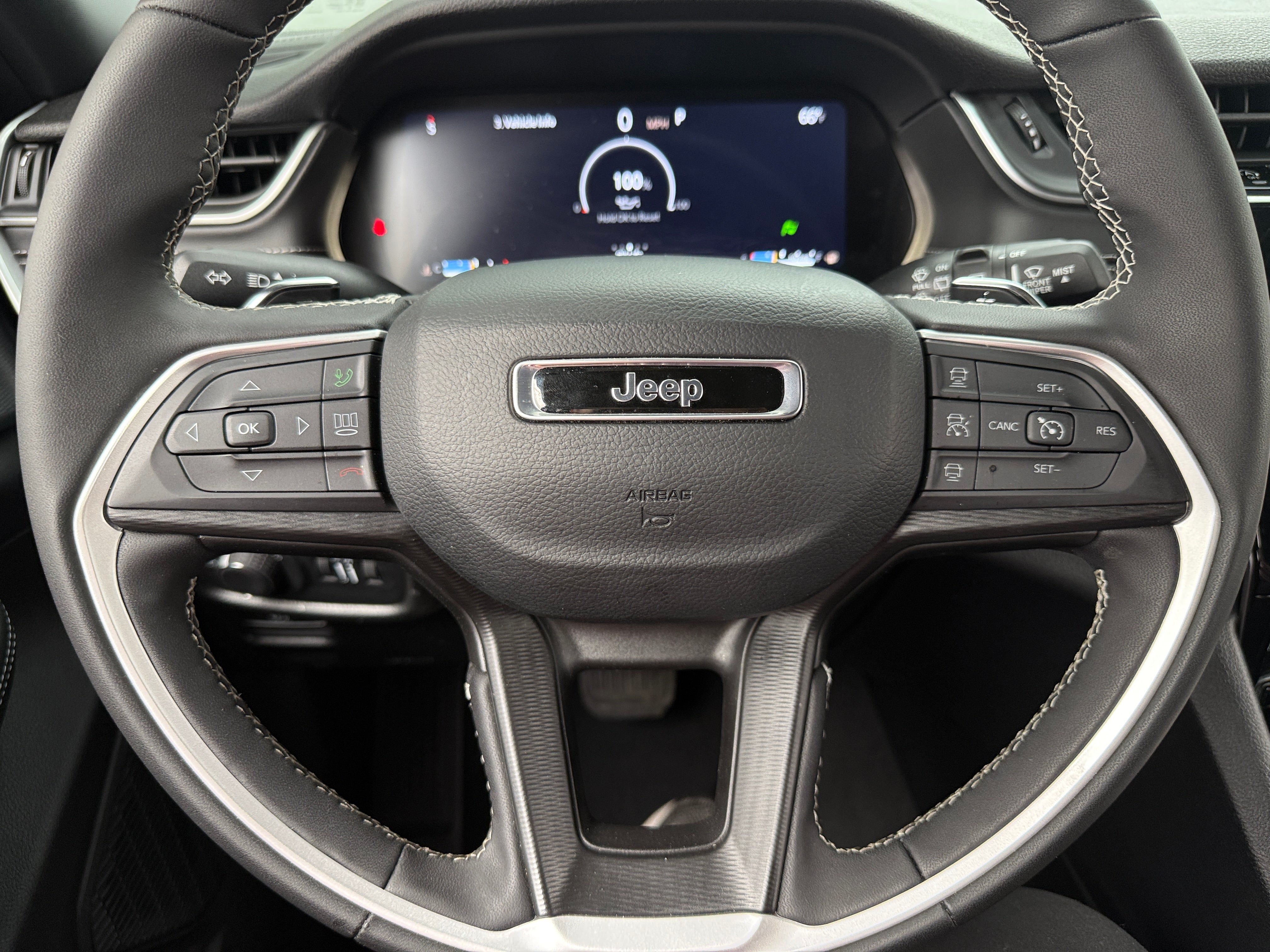 2024 Jeep Grand Cherokee Altitude 4