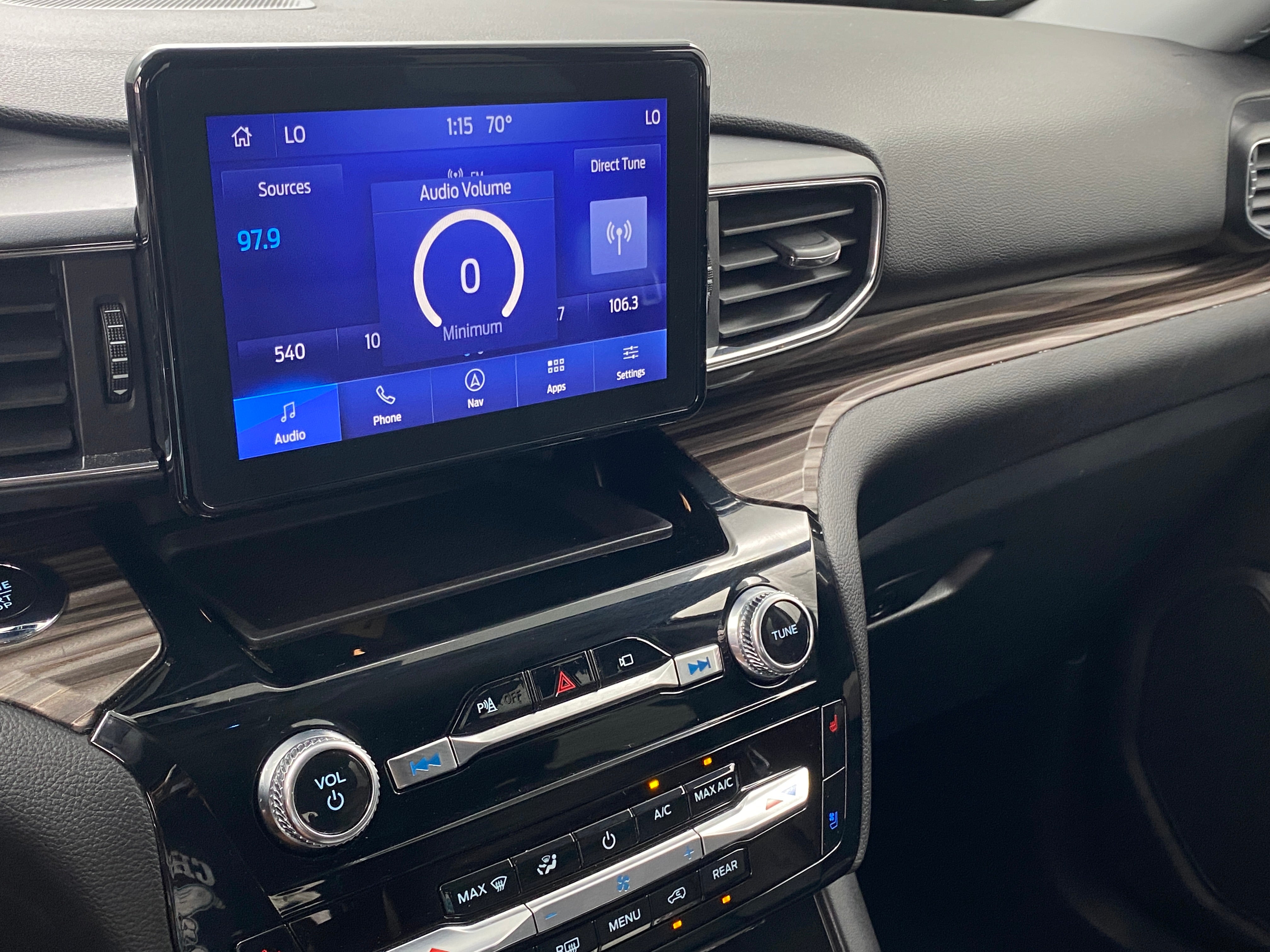 2023 Ford Explorer Limited 3