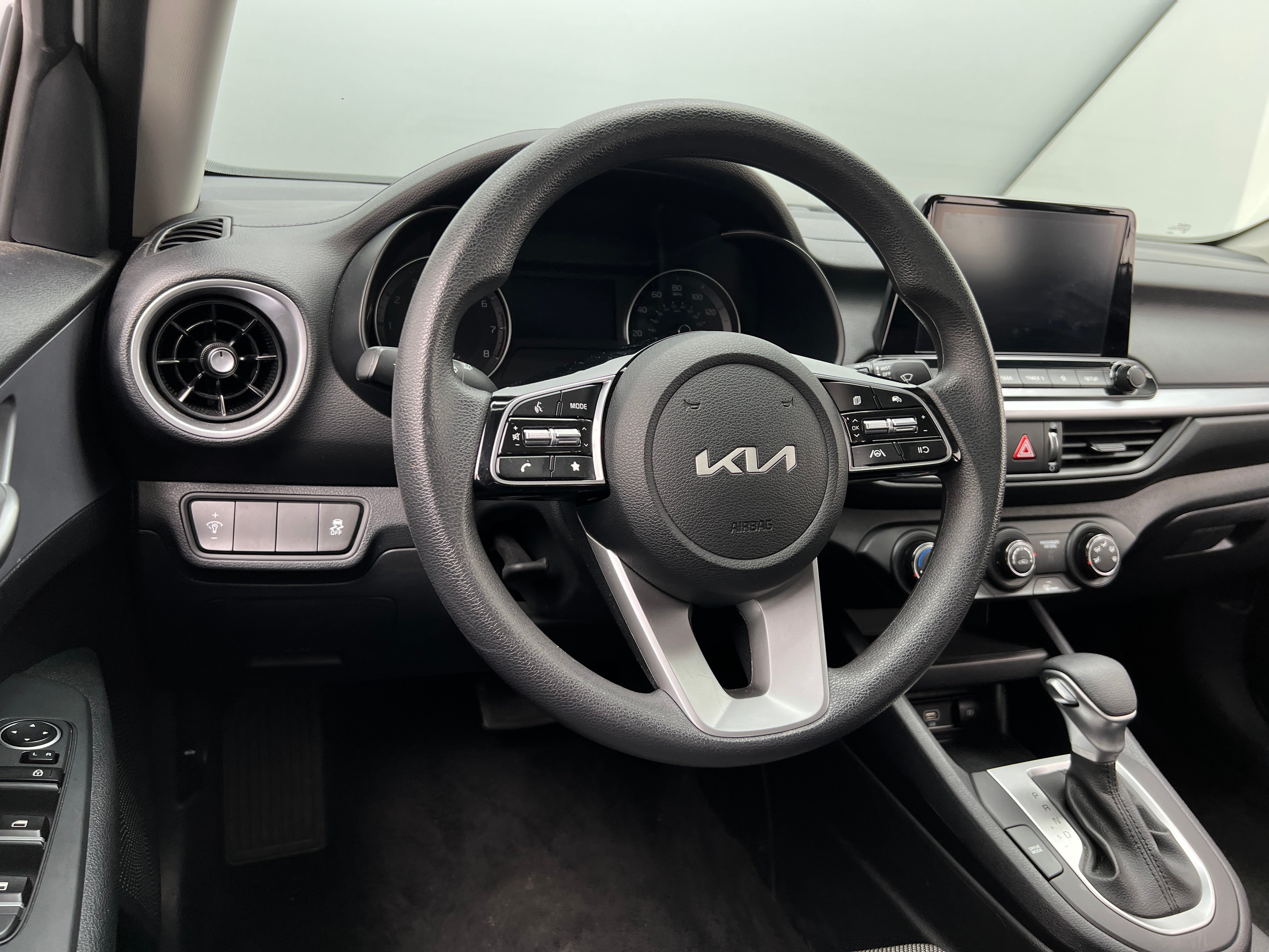 2024 Kia Forte LXS 5