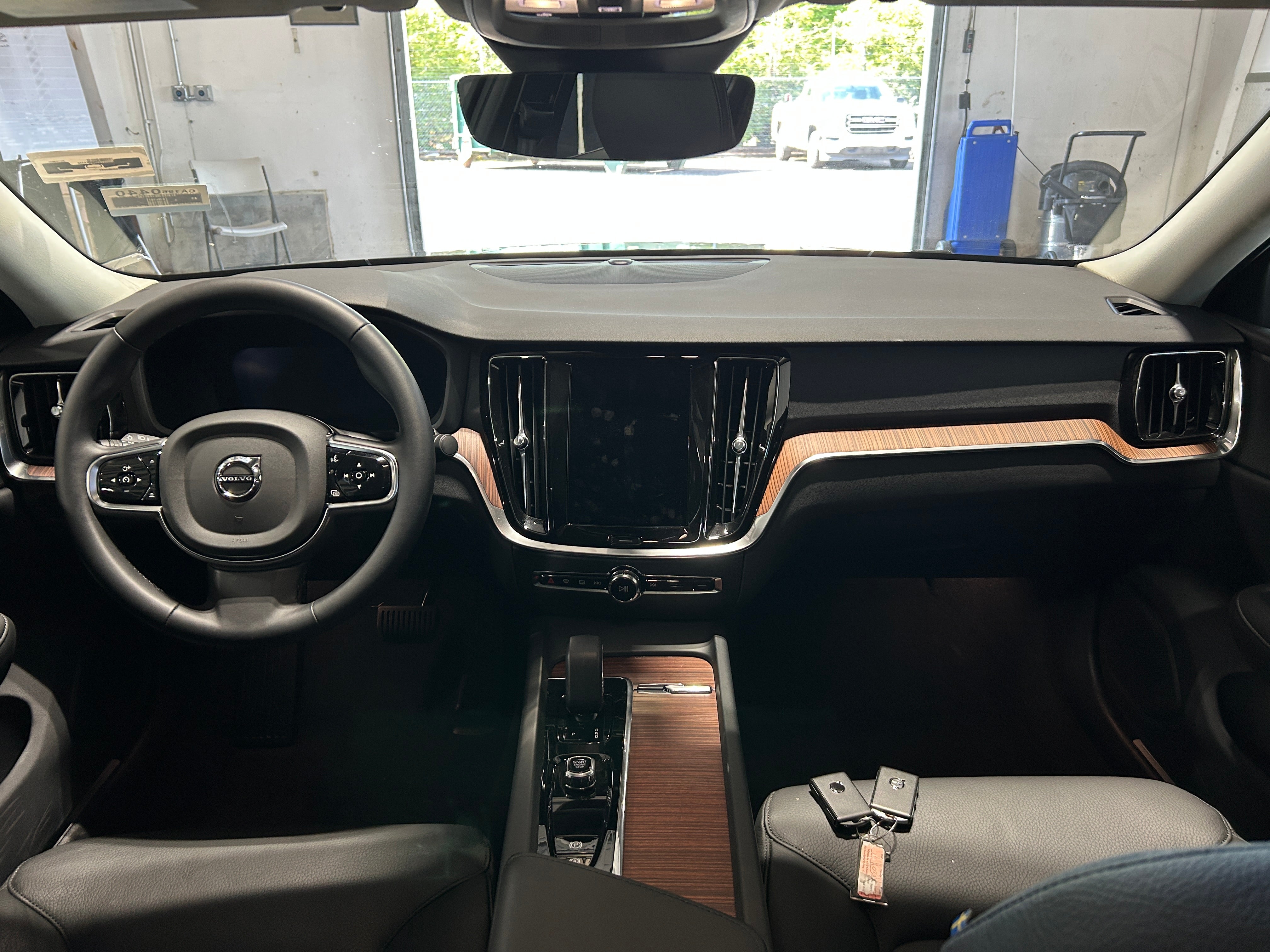 2025 Volvo S60 B5 Plus 2