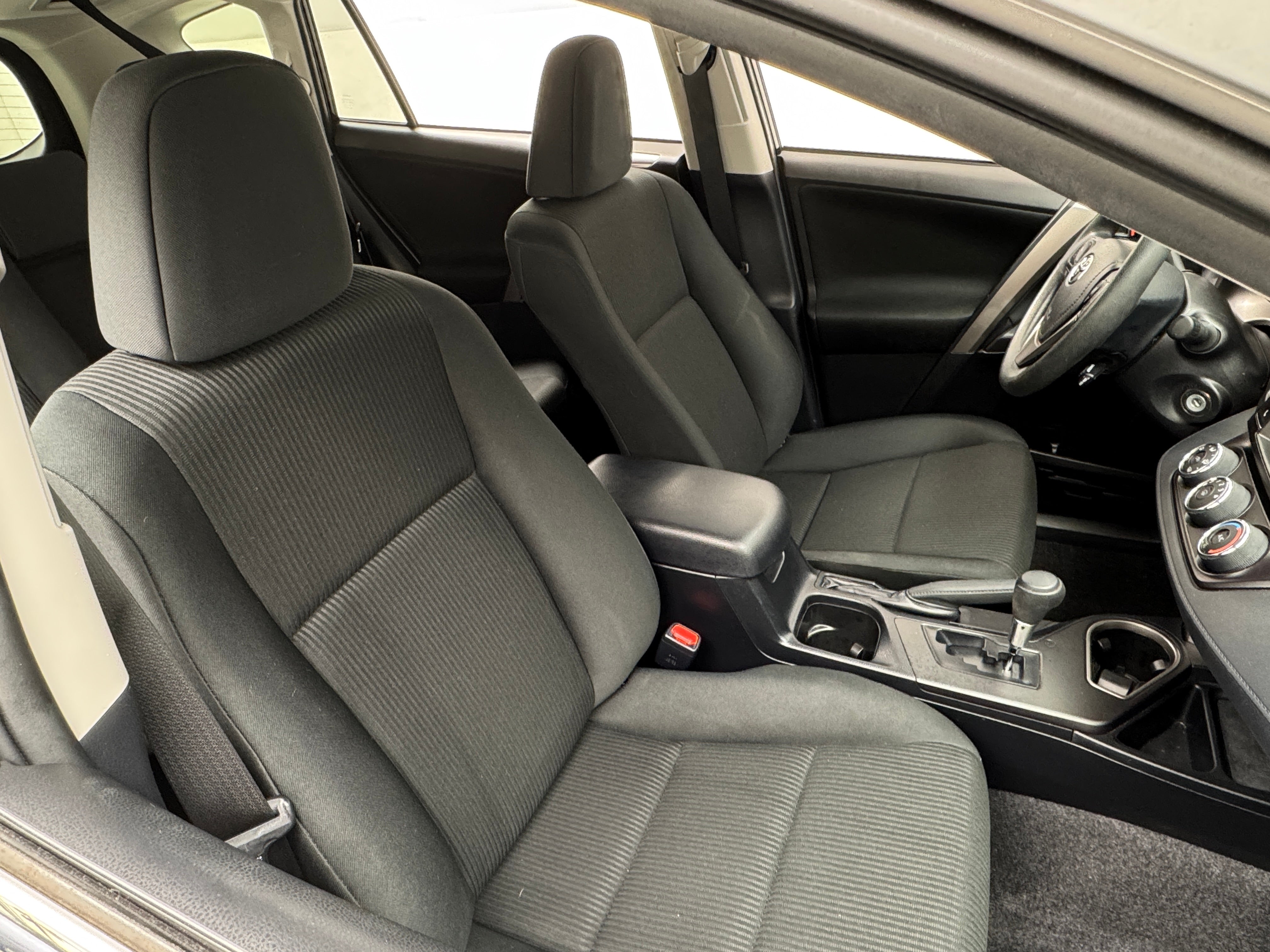 2018 Toyota RAV4 LE 2