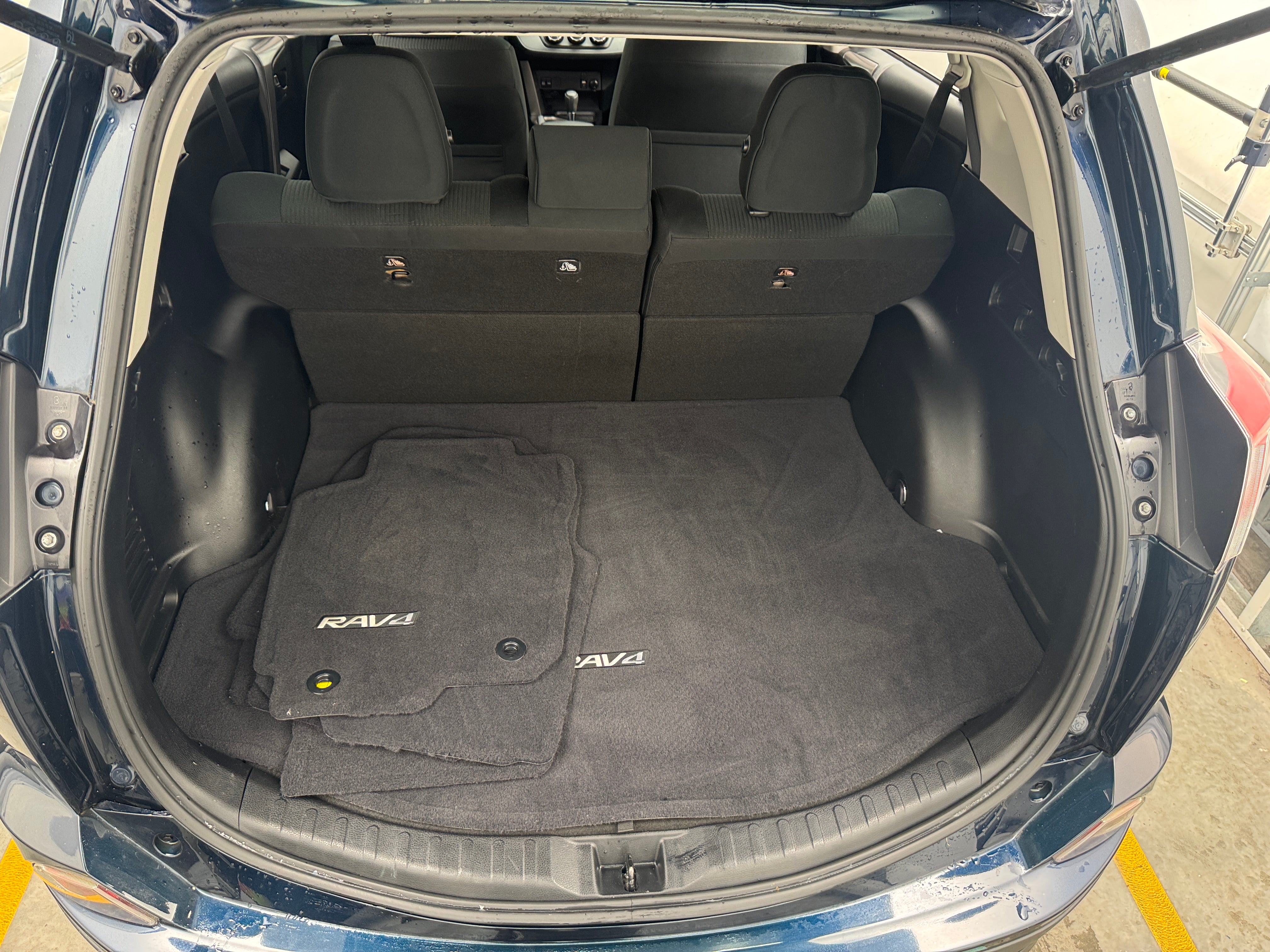 2018 Toyota RAV4 LE 7