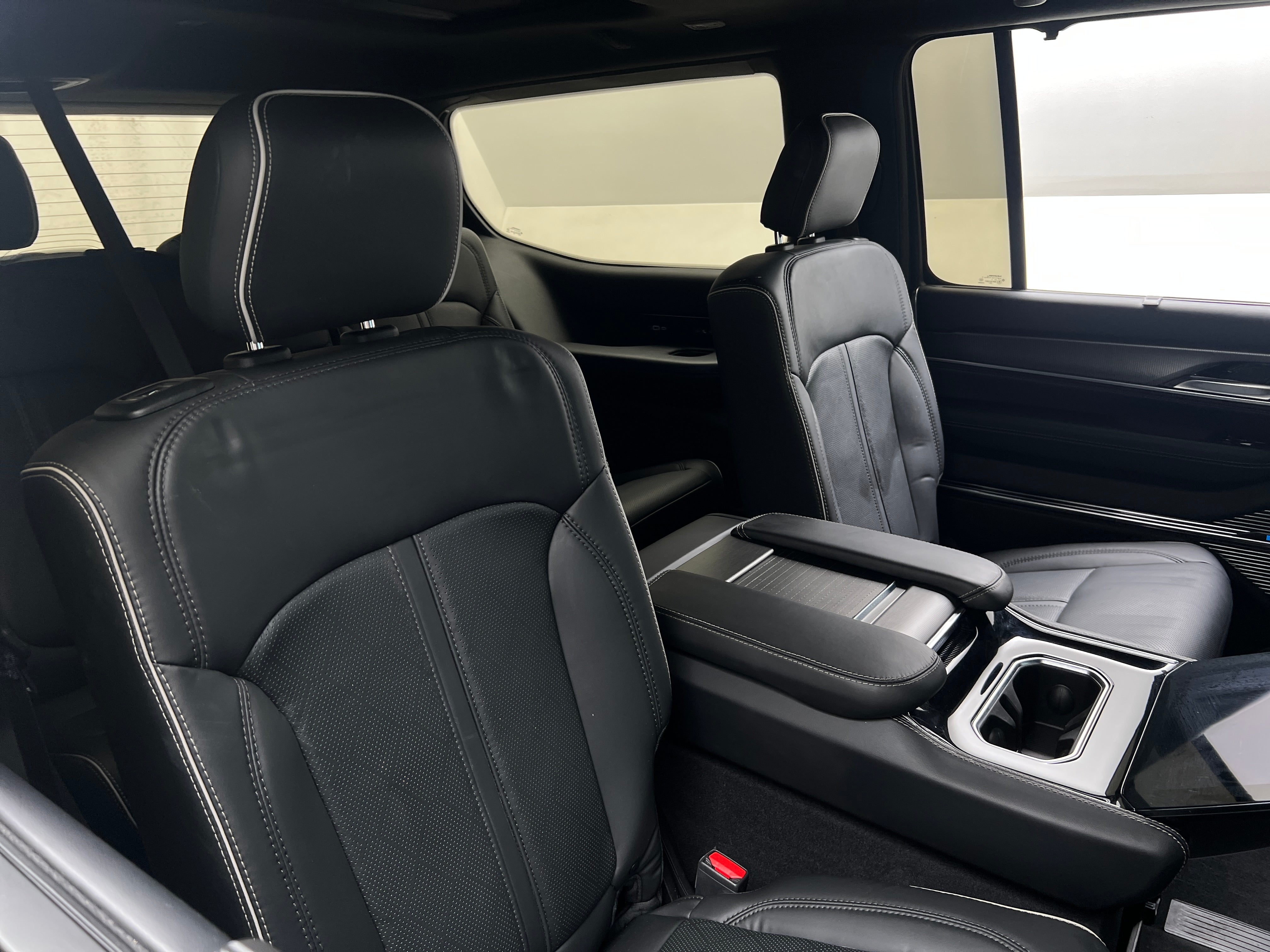 2023 Jeep Grand Wagoneer Series II 5