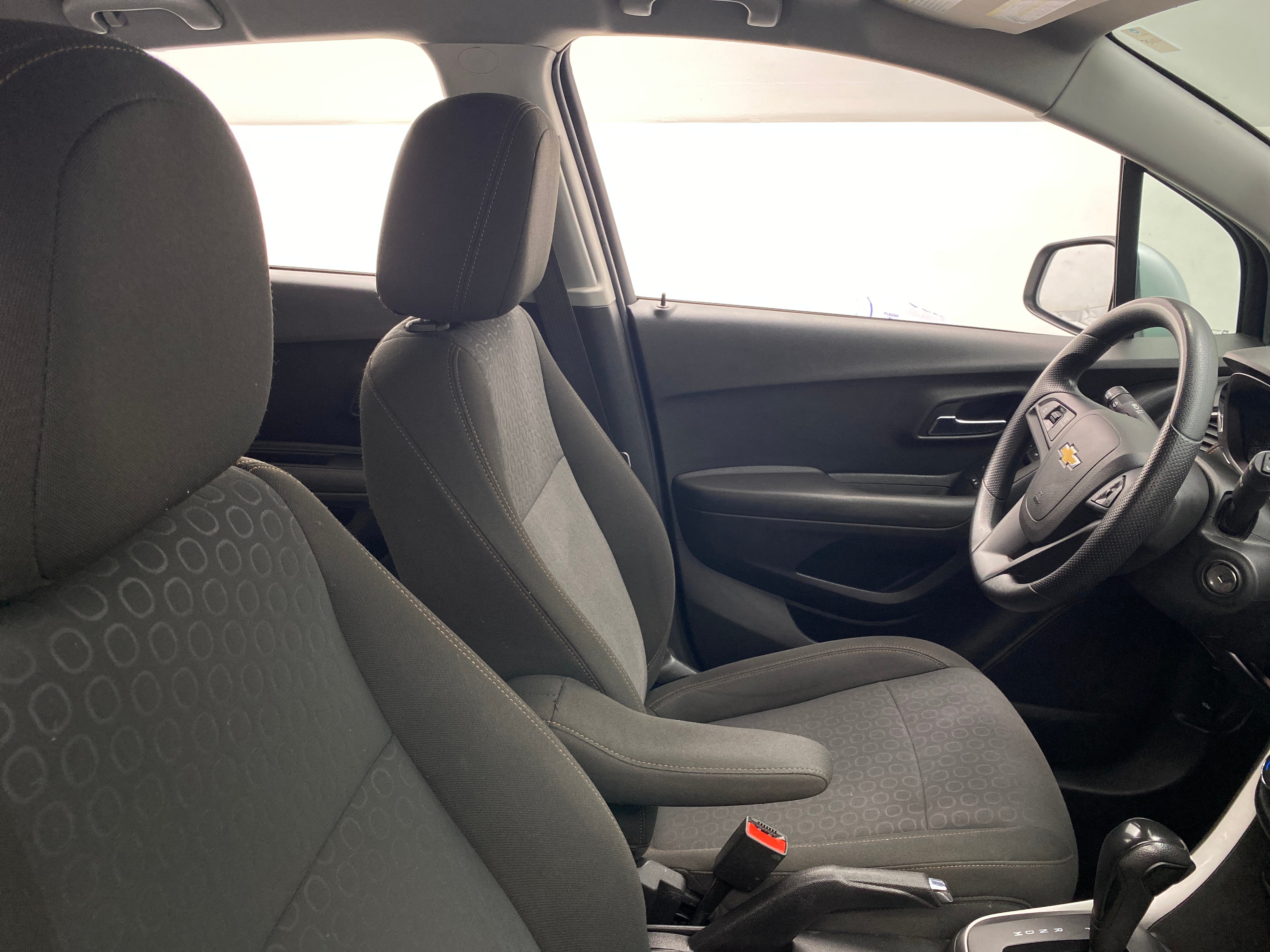 2020 Chevrolet Trax LS 2