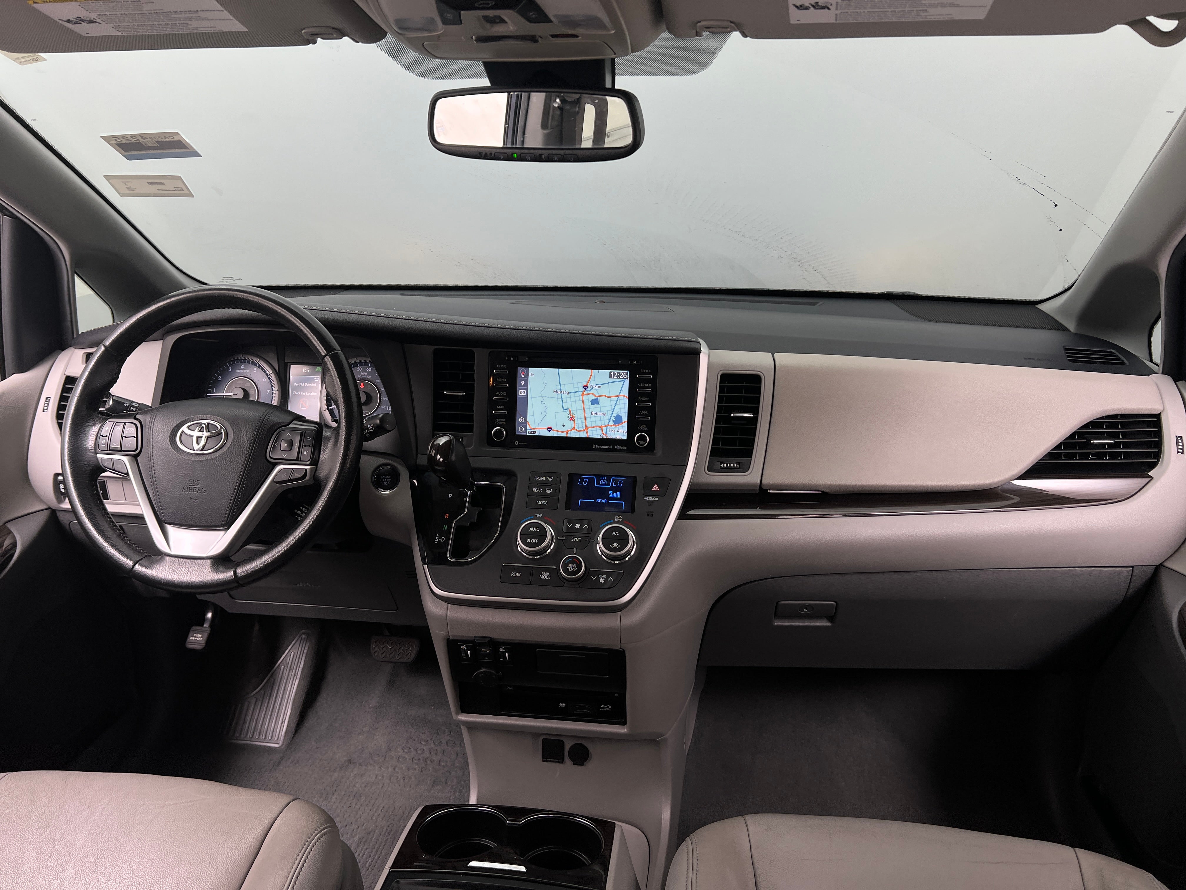 2020 Toyota Sienna XLE Premium 2