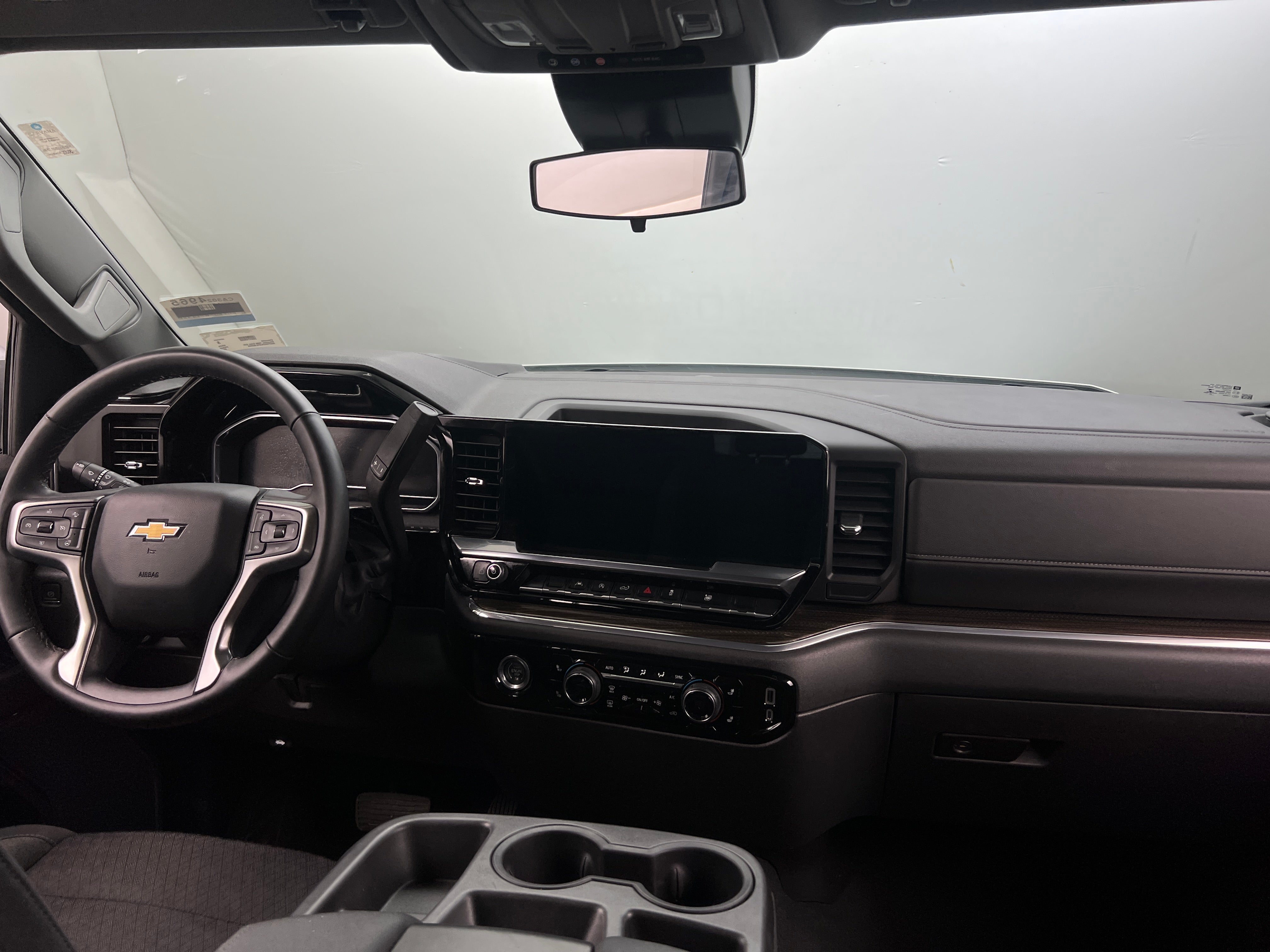 2023 Chevrolet Silverado 1500 LT 3