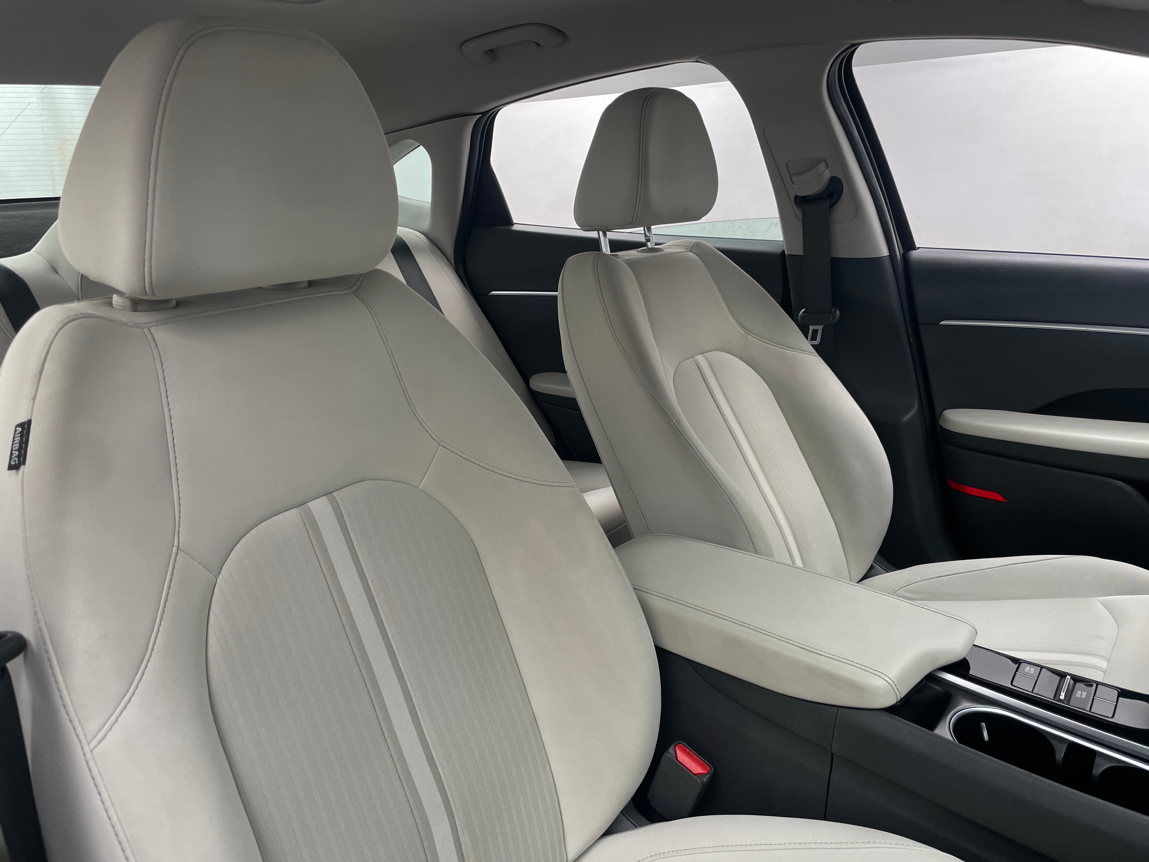 2023 Hyundai Sonata SE 2