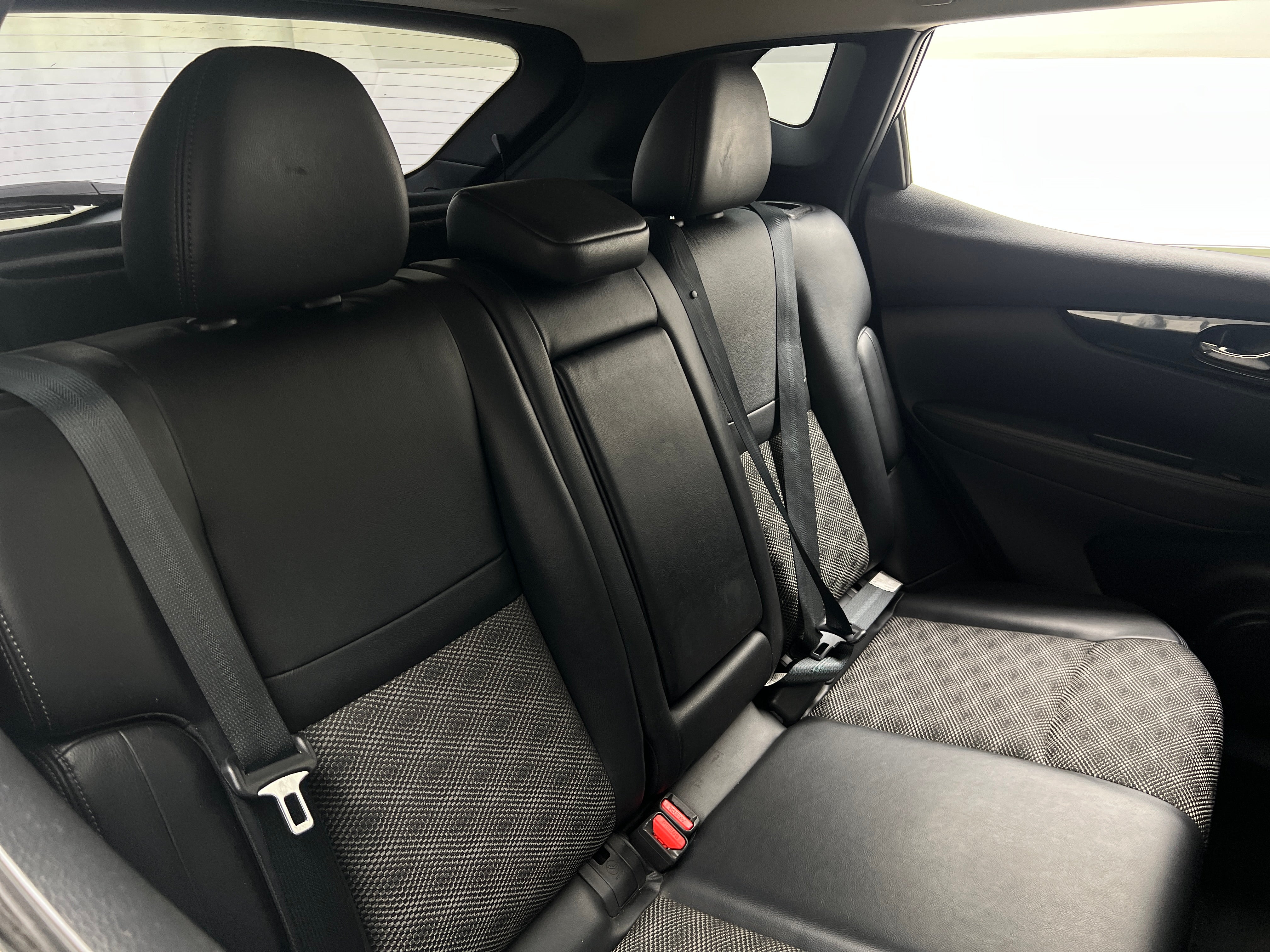 2021 Nissan Rogue Sport SV 6