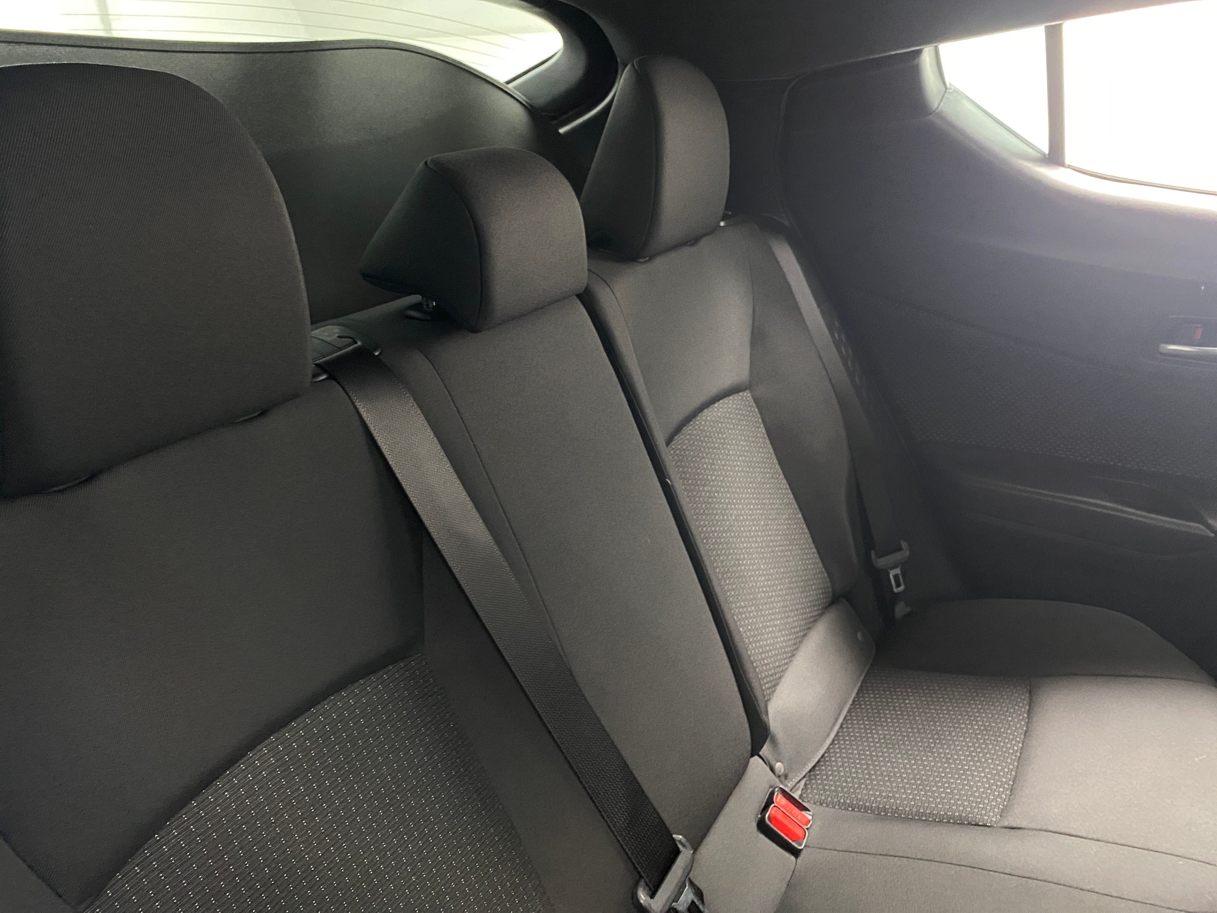 2019 Toyota C-HR XLE 6