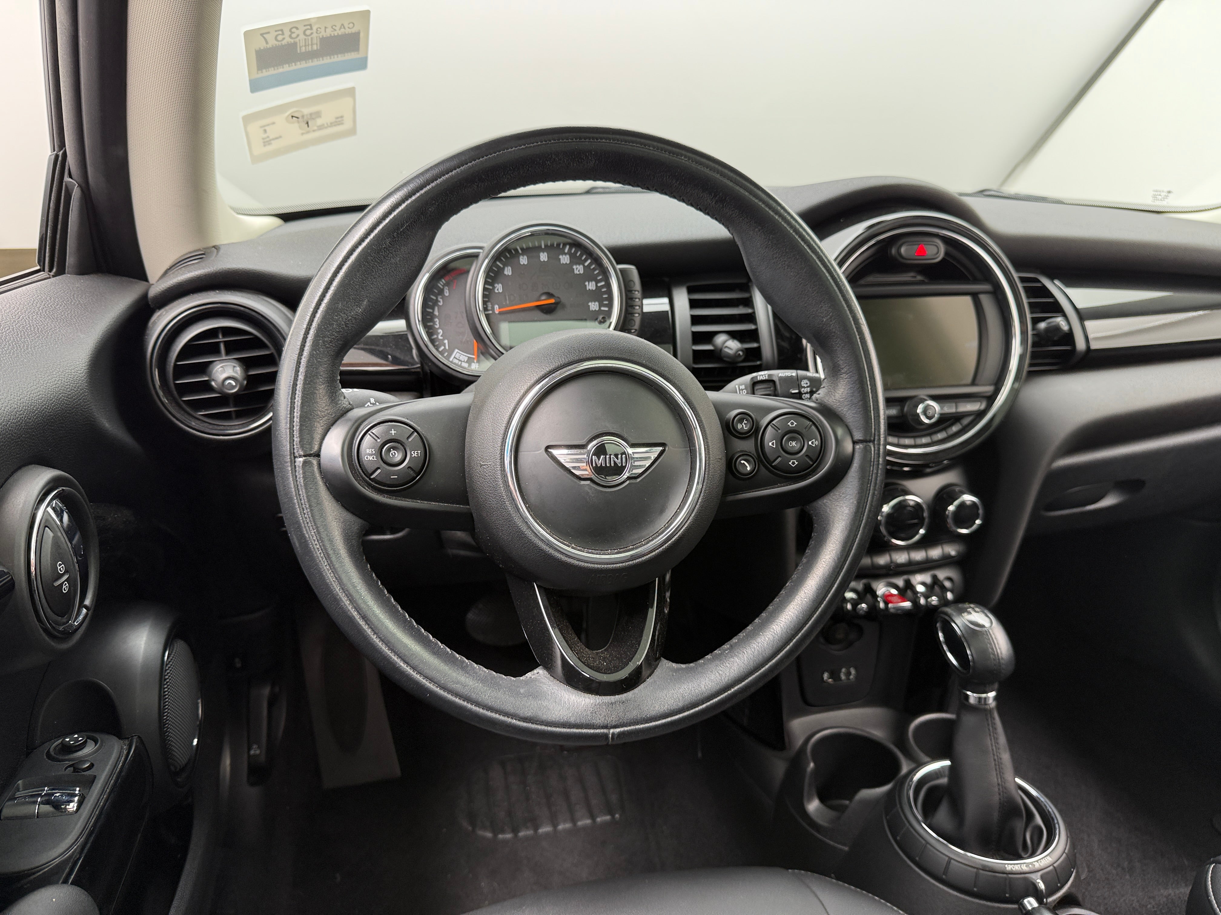 2016 MINI Cooper Hardtop 2 Door 4