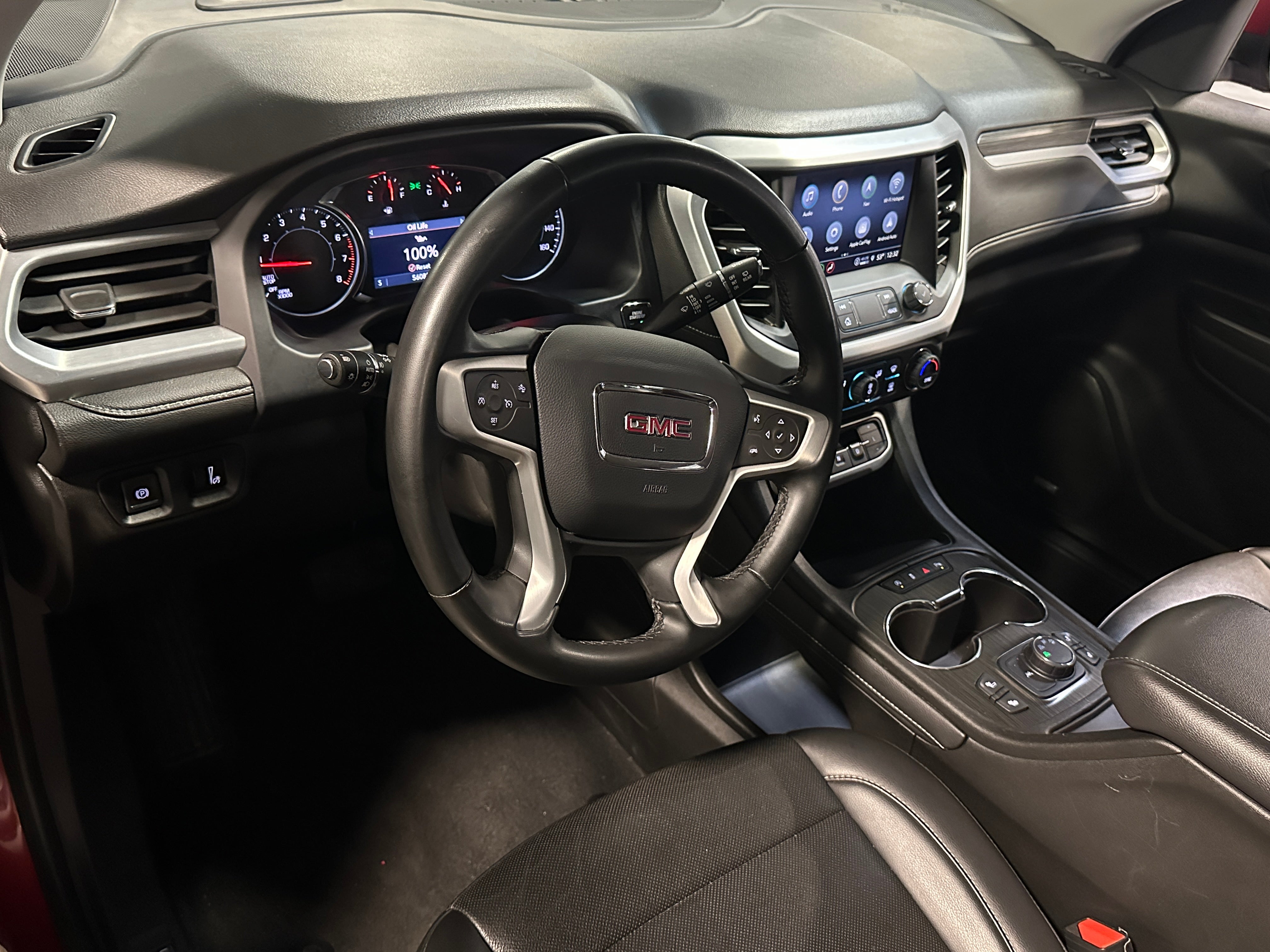 2023 GMC Acadia SLT 2