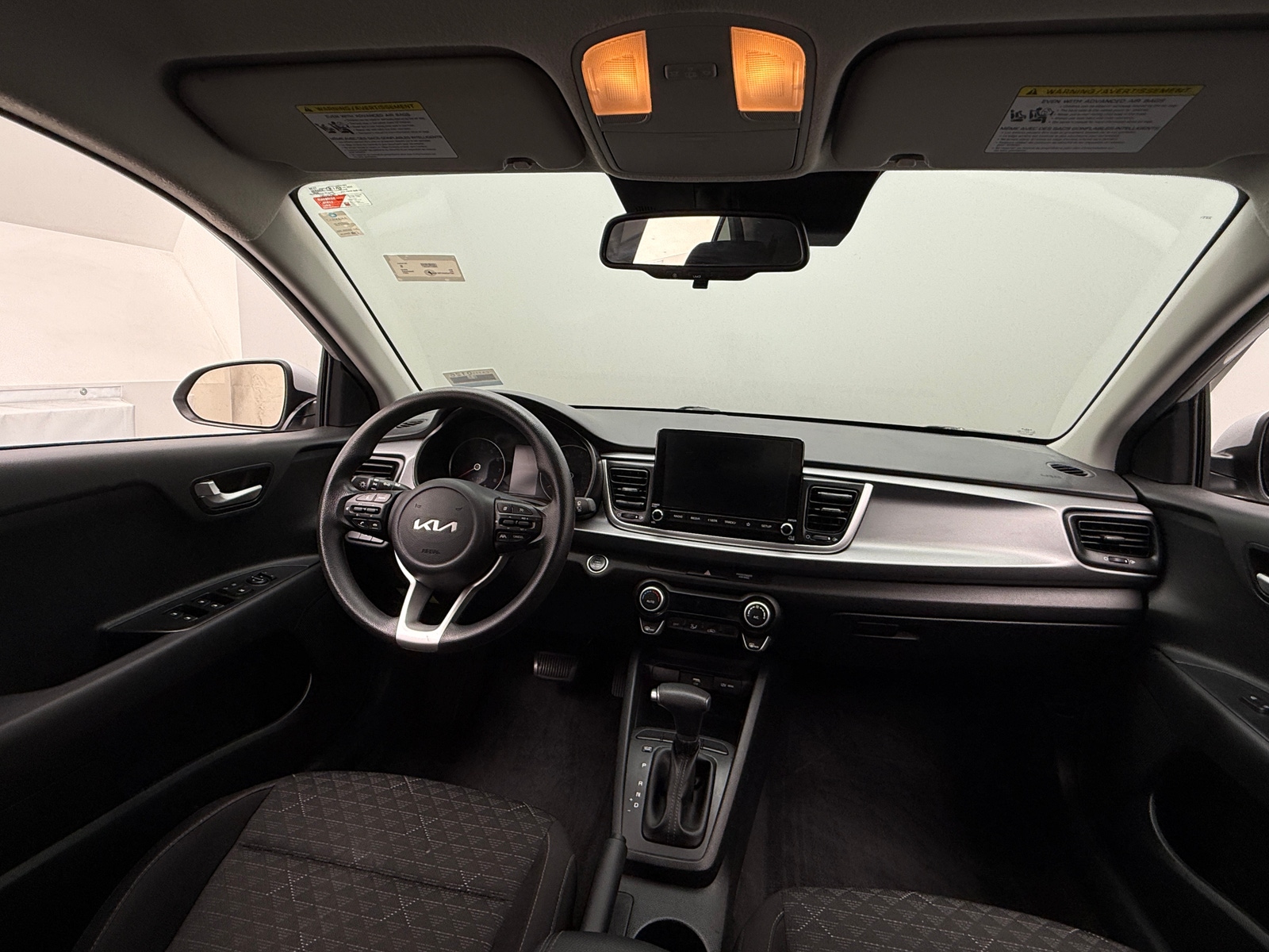 Thumbnail: 2022 Kia Rio - 3