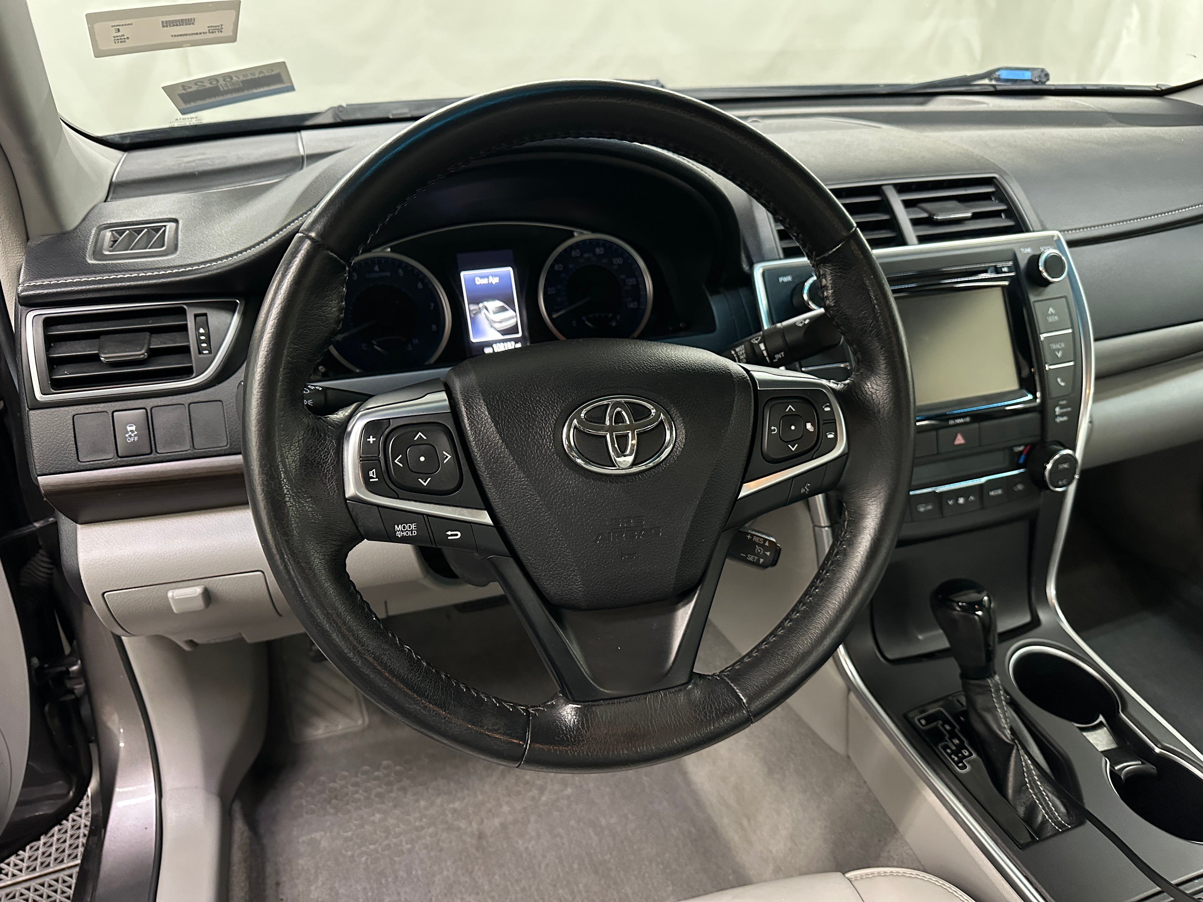 2017 Toyota Camry XLE 5