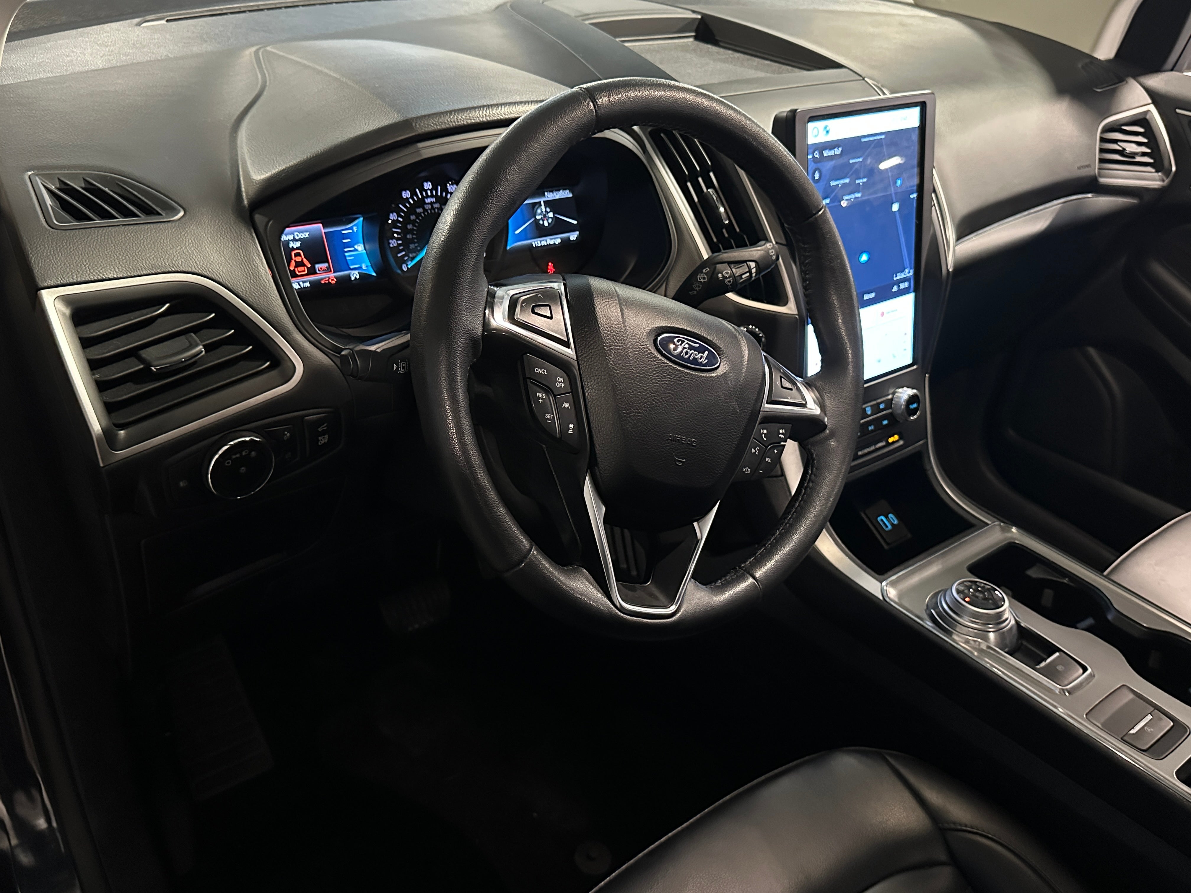 2022 Ford Edge SEL 2
