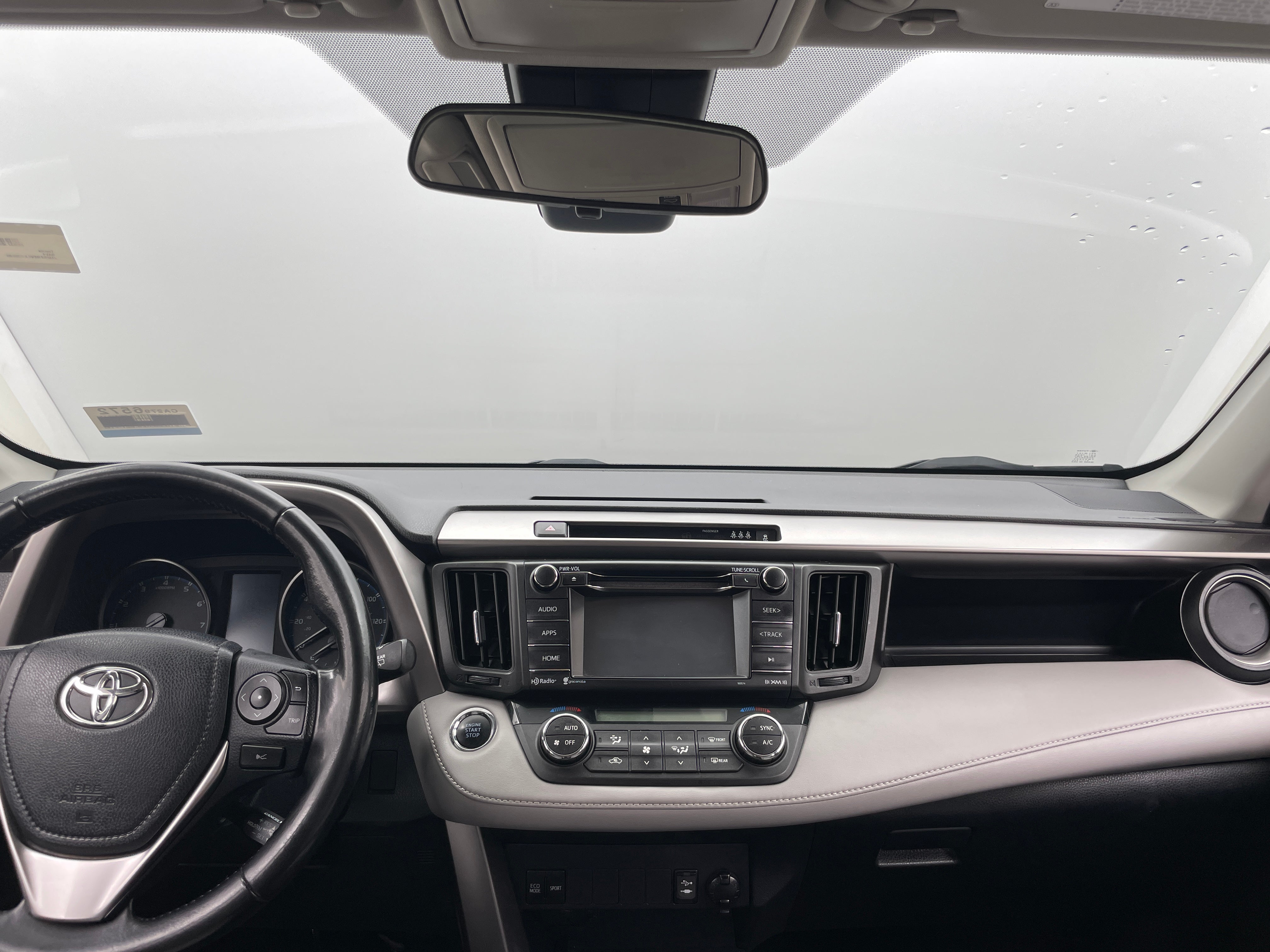 2018 Toyota RAV4 XLE 3