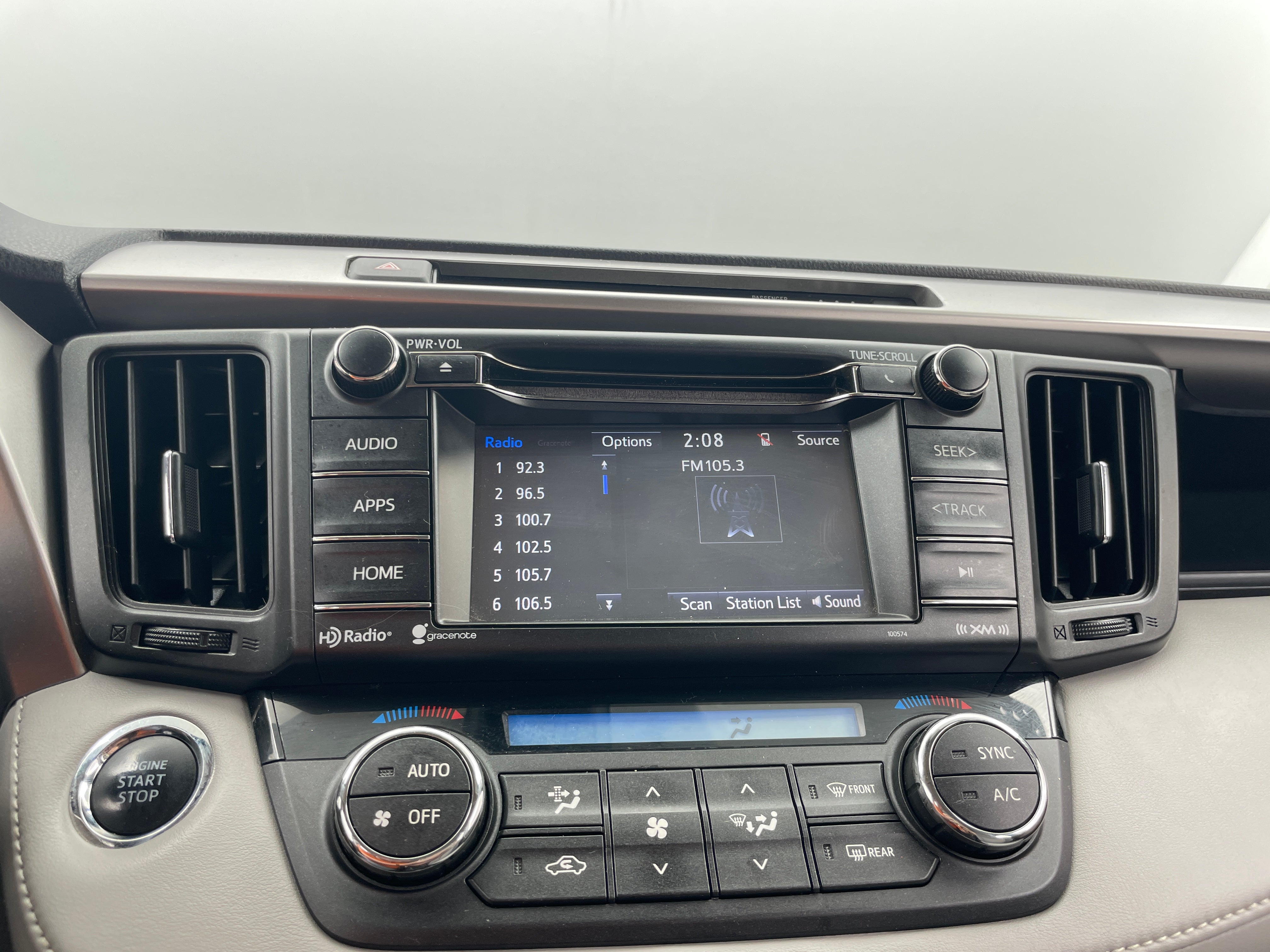 2018 Toyota RAV4 XLE 4