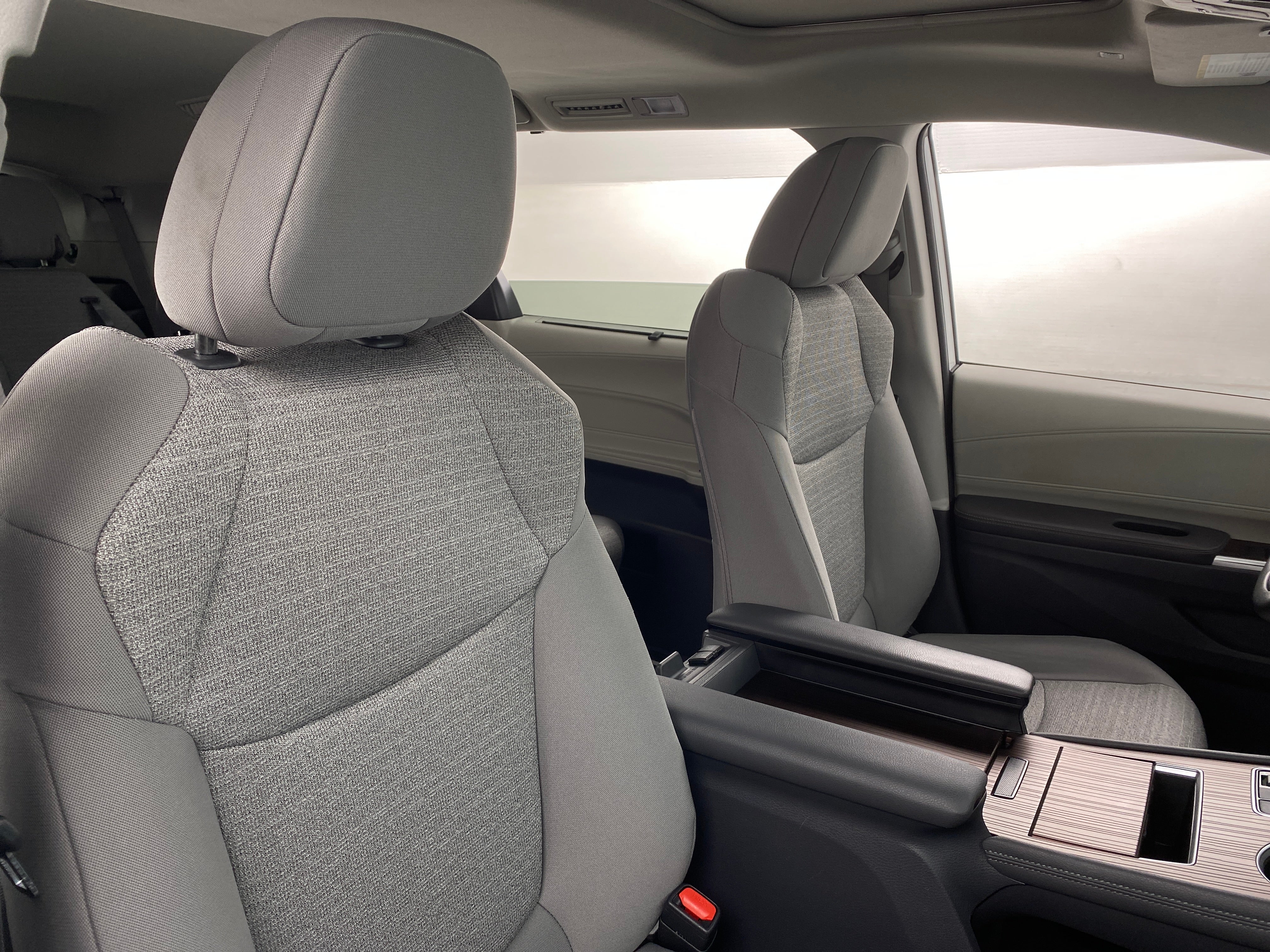 2021 Toyota Sienna LE 2