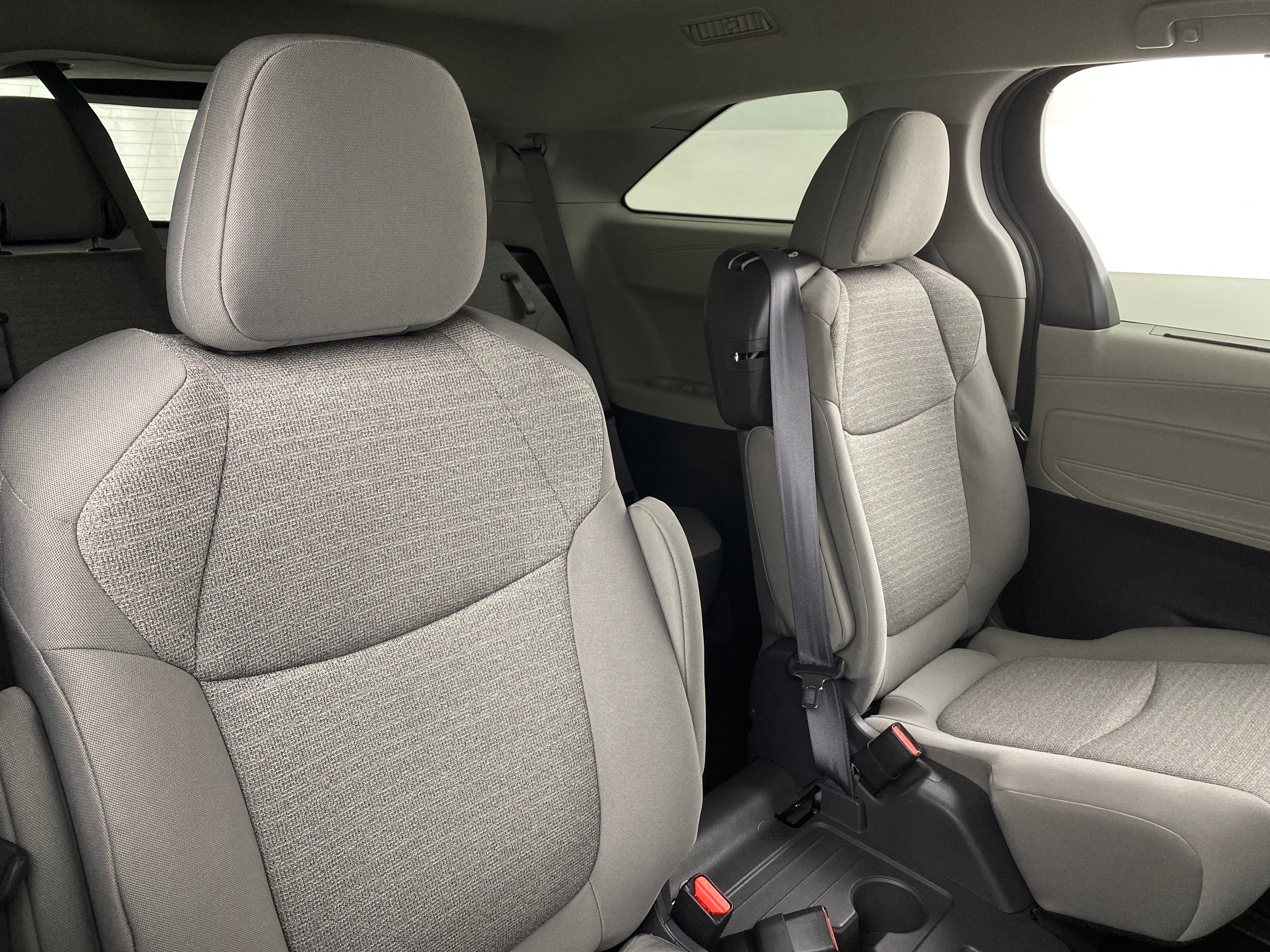 2021 Toyota Sienna LE 6