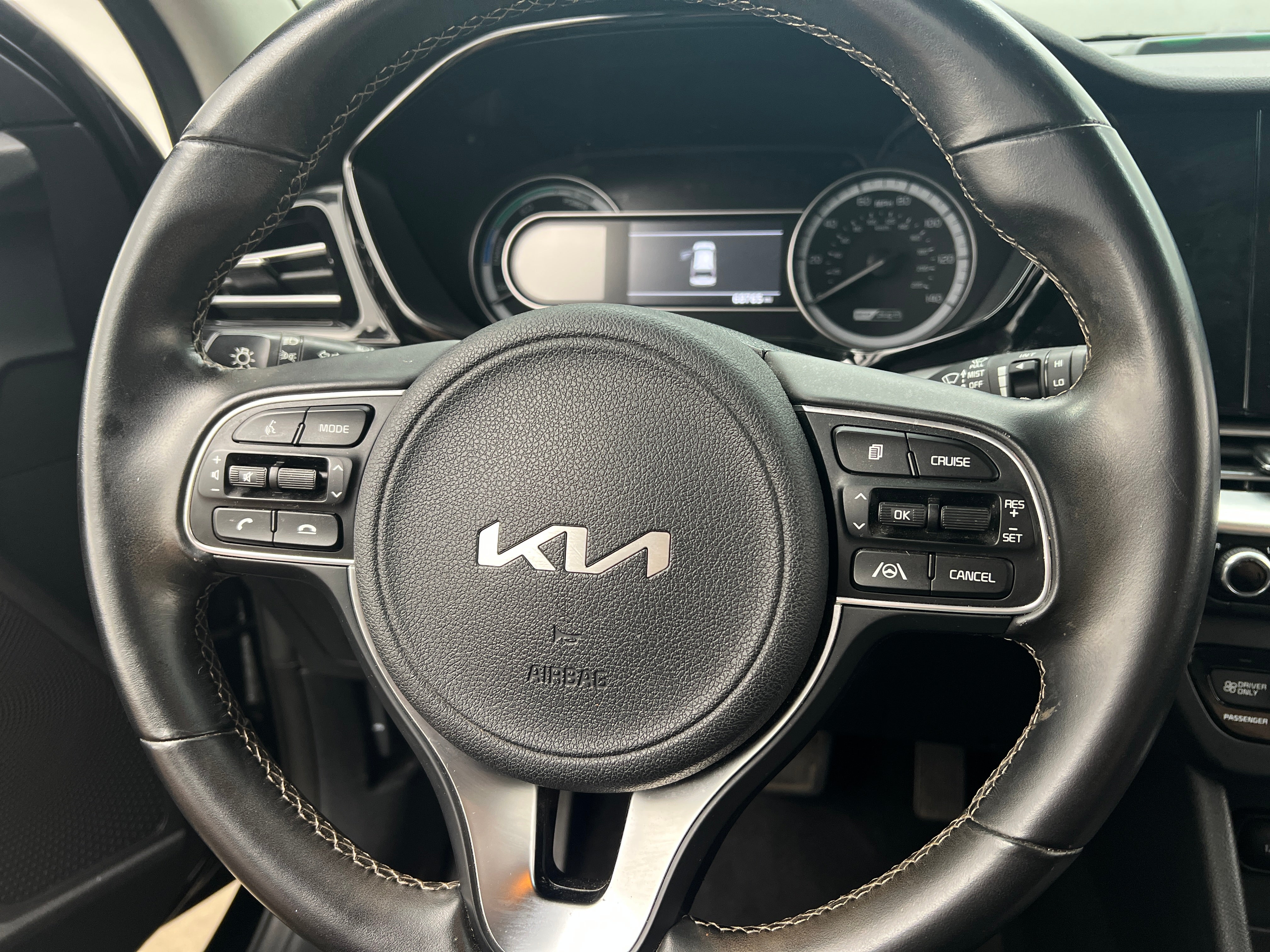 2022 Kia Niro LXS 5