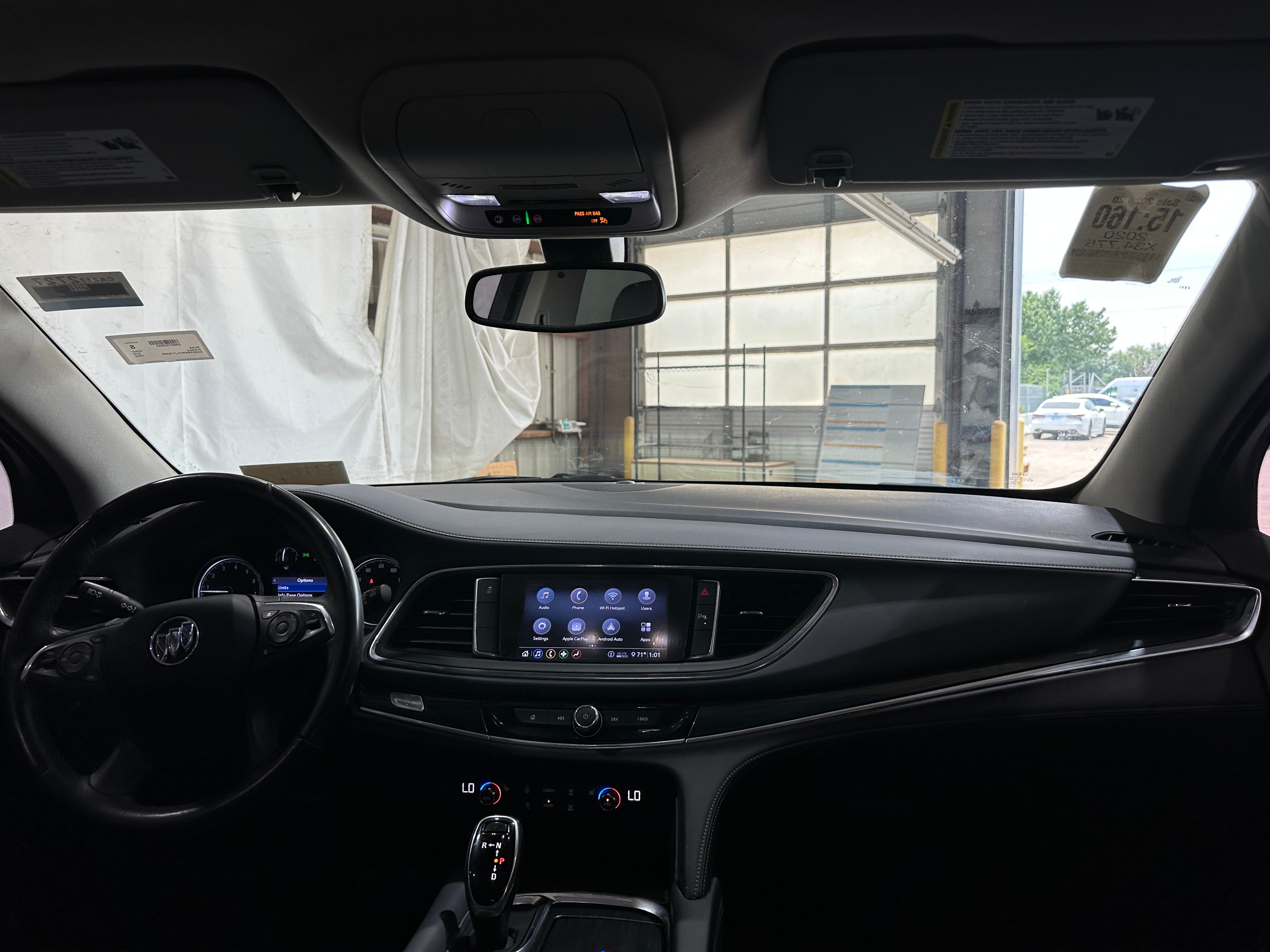 2020 Buick Enclave Essence 2