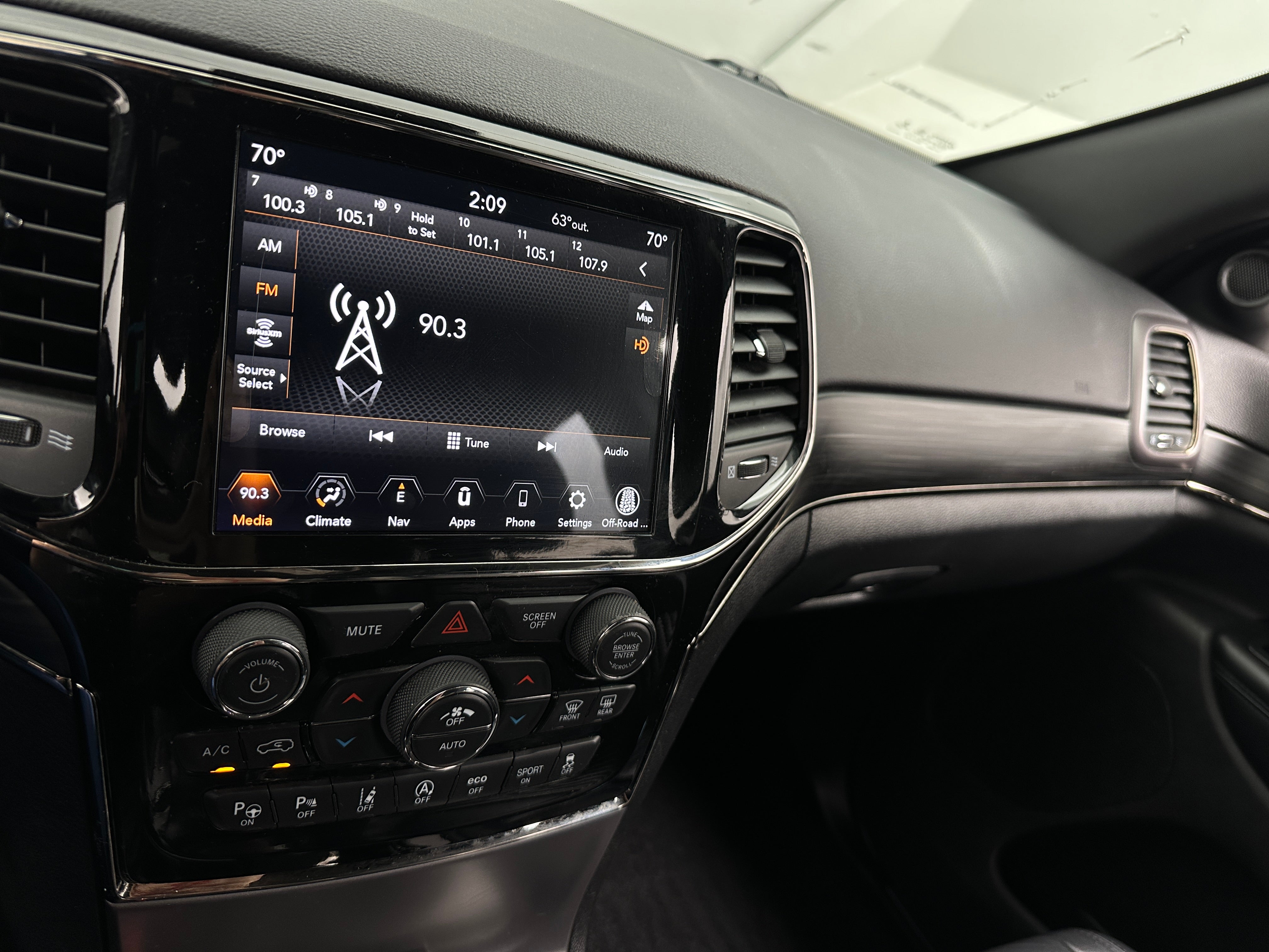 2020 Jeep Grand Cherokee Limited Edition 3