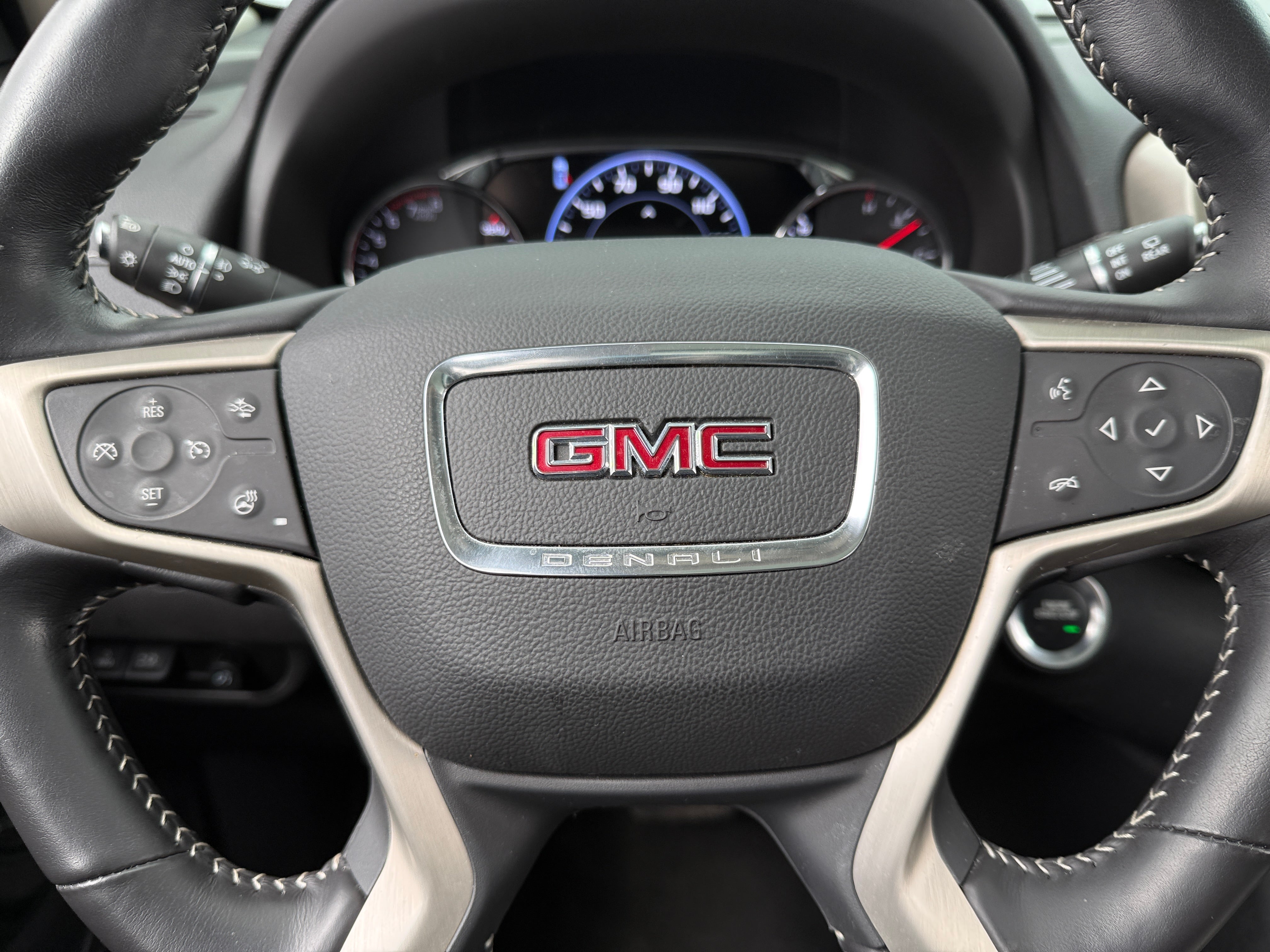 2022 GMC Terrain Denali 4
