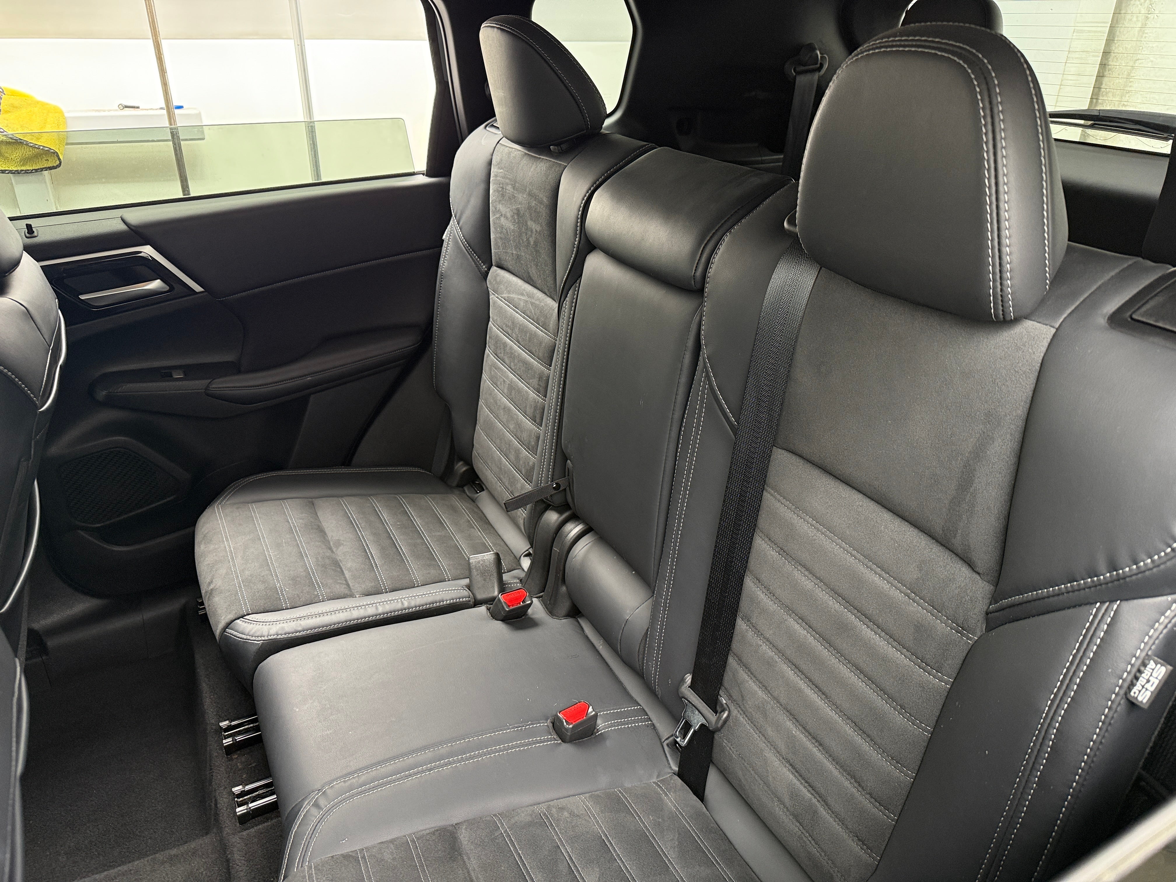 2023 Mitsubishi Outlander Black Edition 5