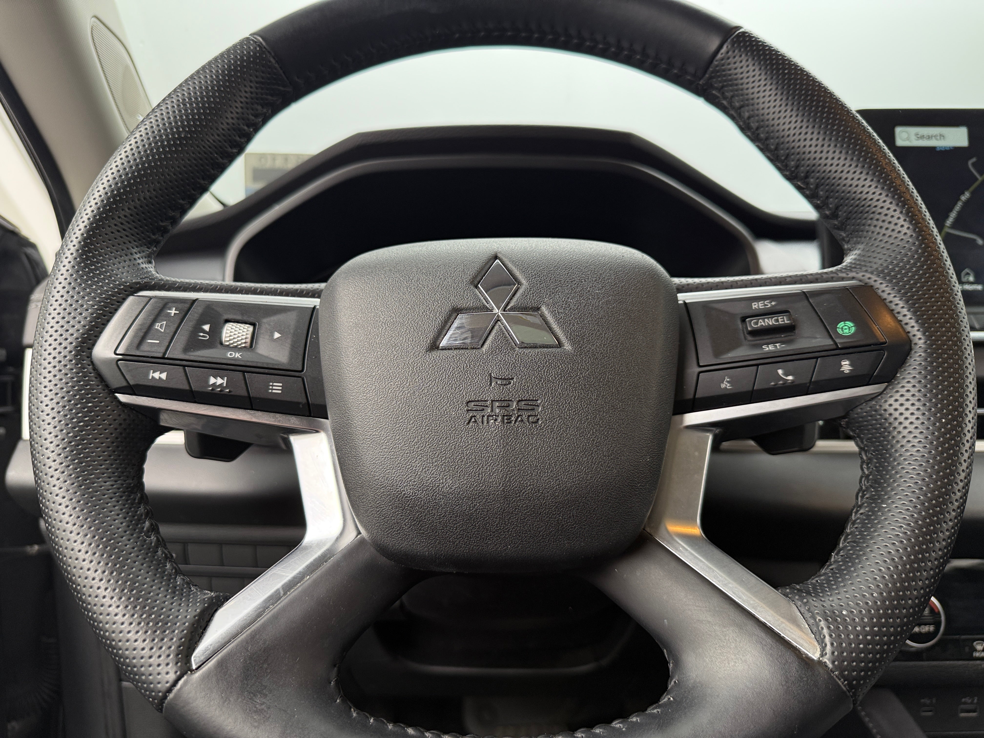2023 Mitsubishi Outlander Black Edition 4