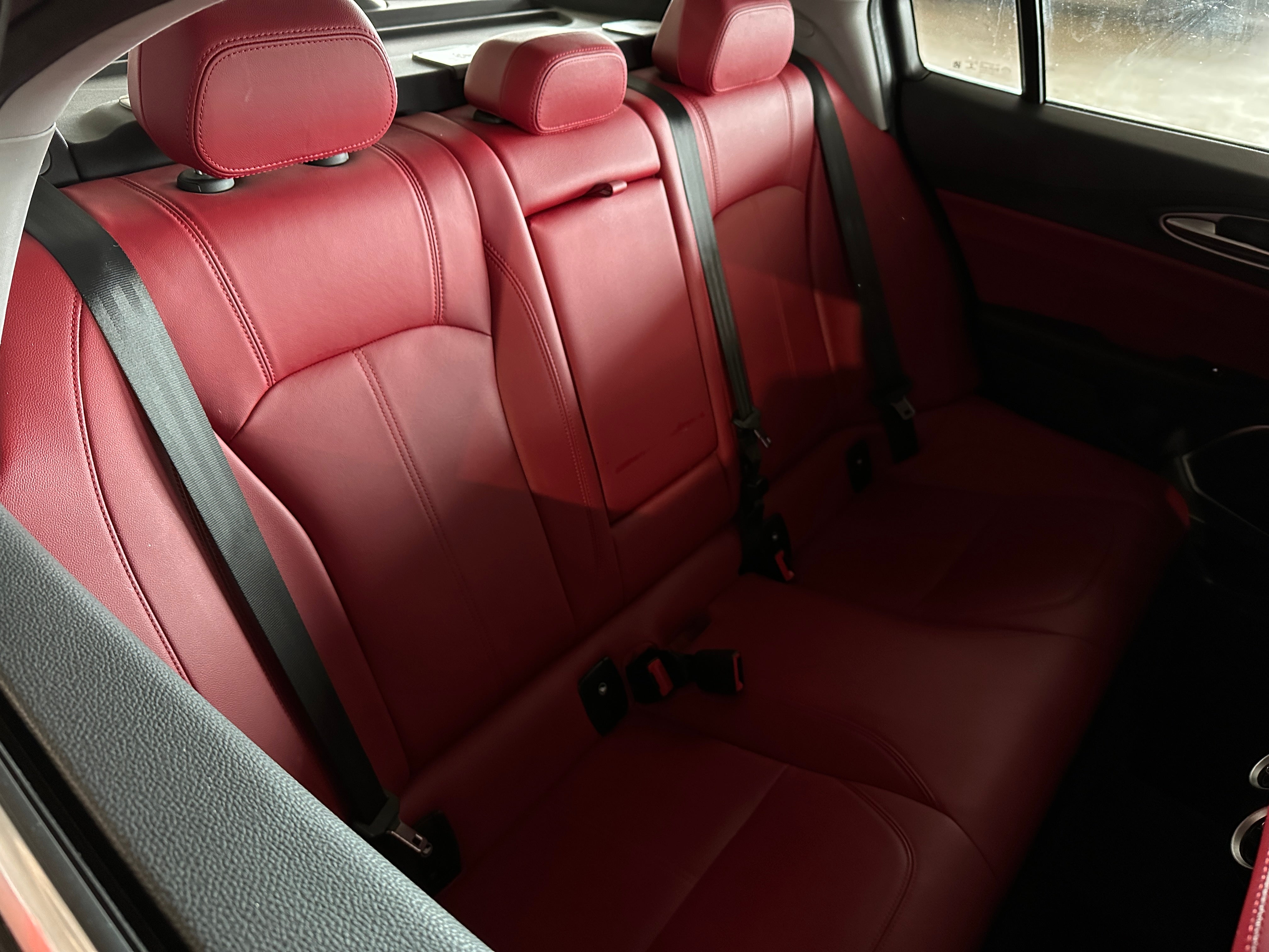 2019 Alfa Romeo Giulia Base 5