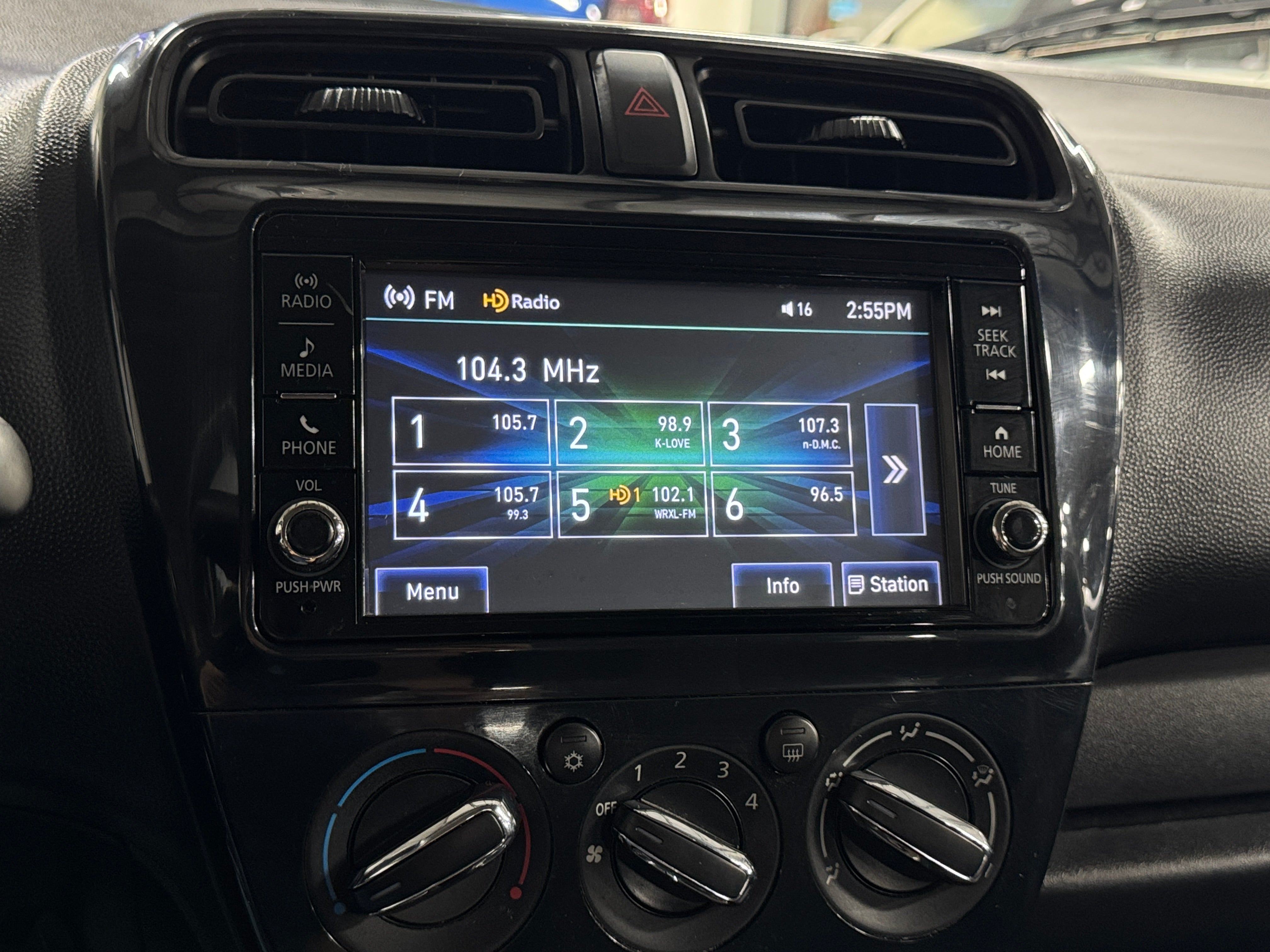 2018 Mitsubishi Mirage ES 4