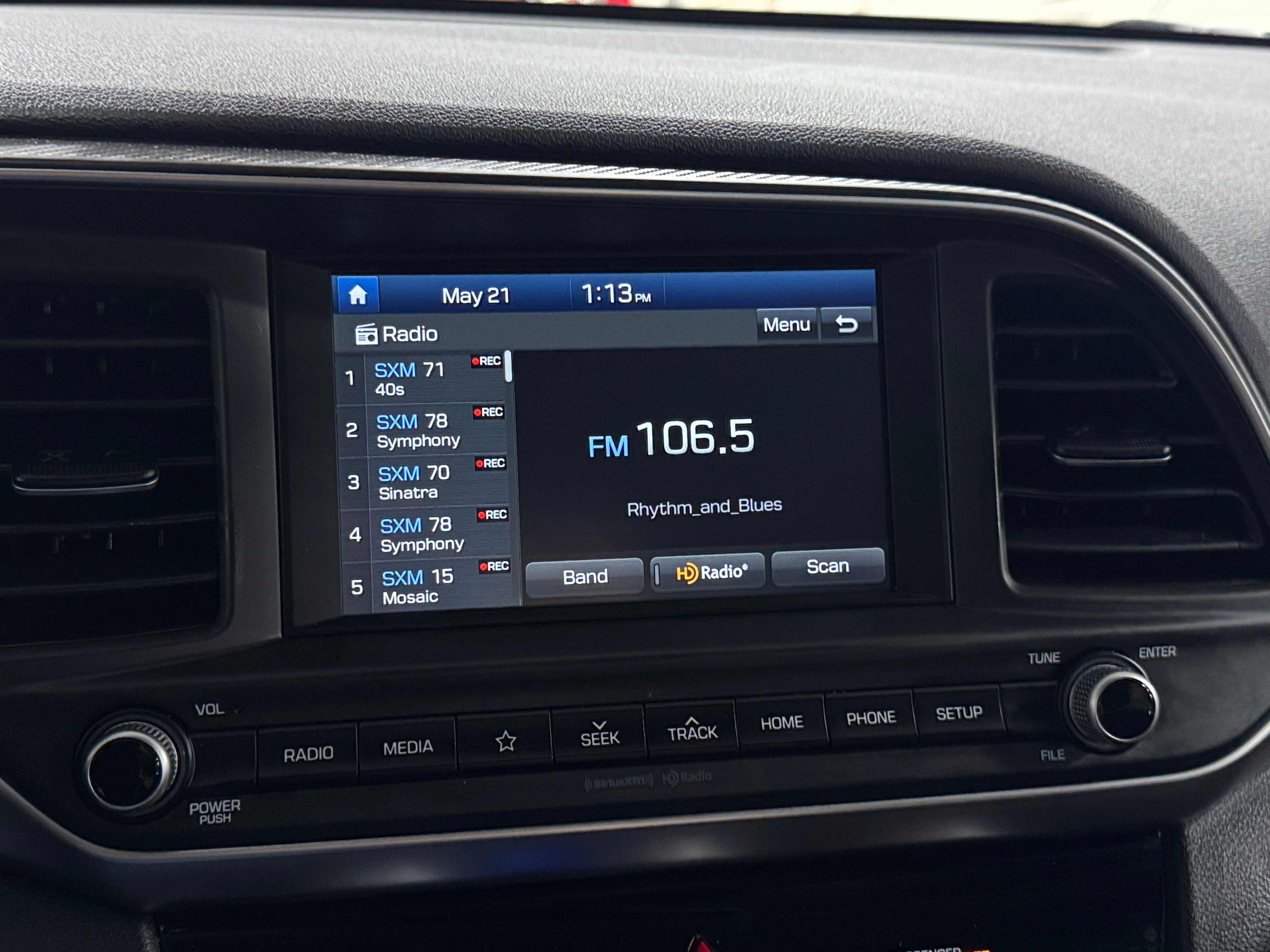 2019 Hyundai Elantra SEL 4
