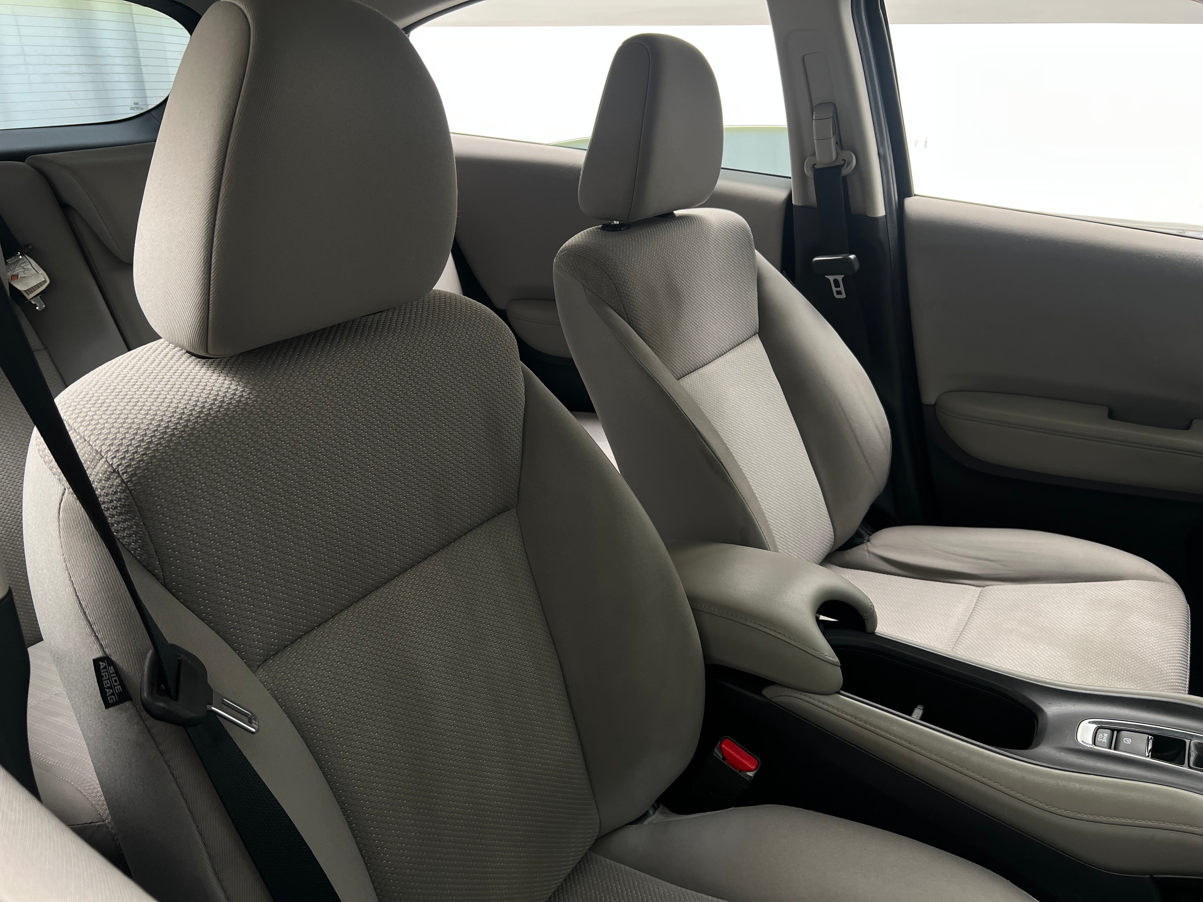 2016 Honda HR-V LX 2