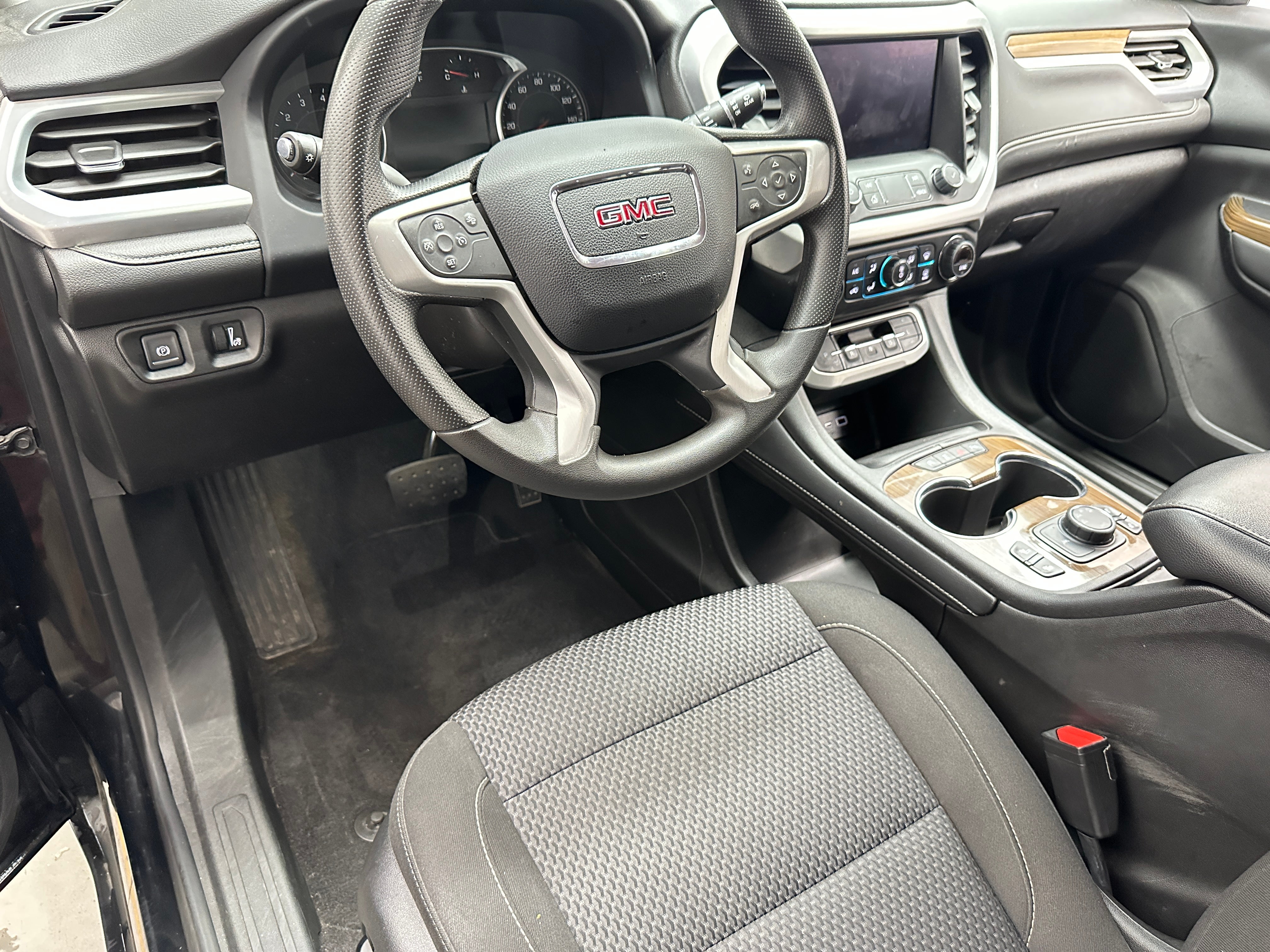 2023 GMC Acadia SLE 3