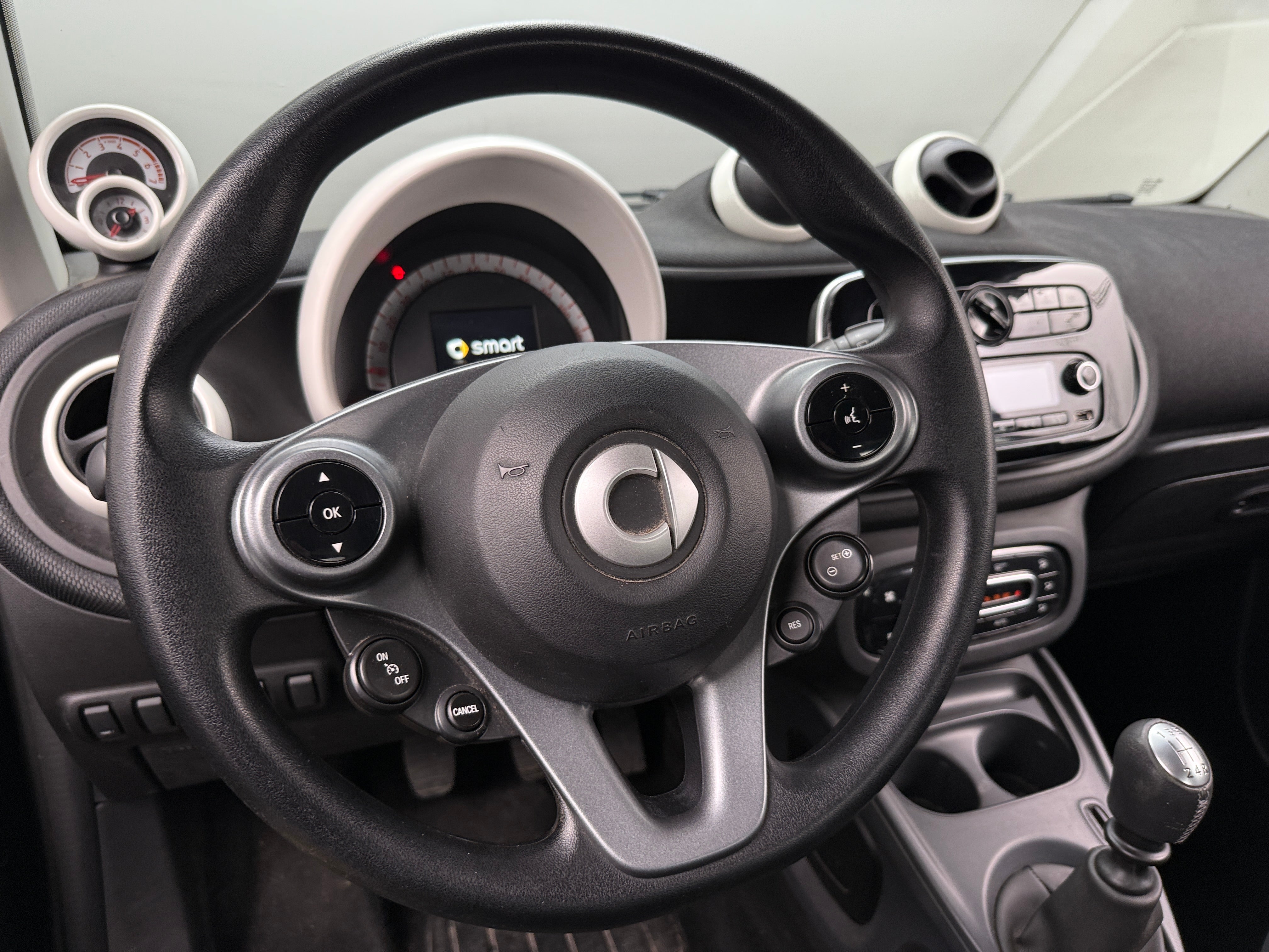 2016 smart fortwo Pure 5